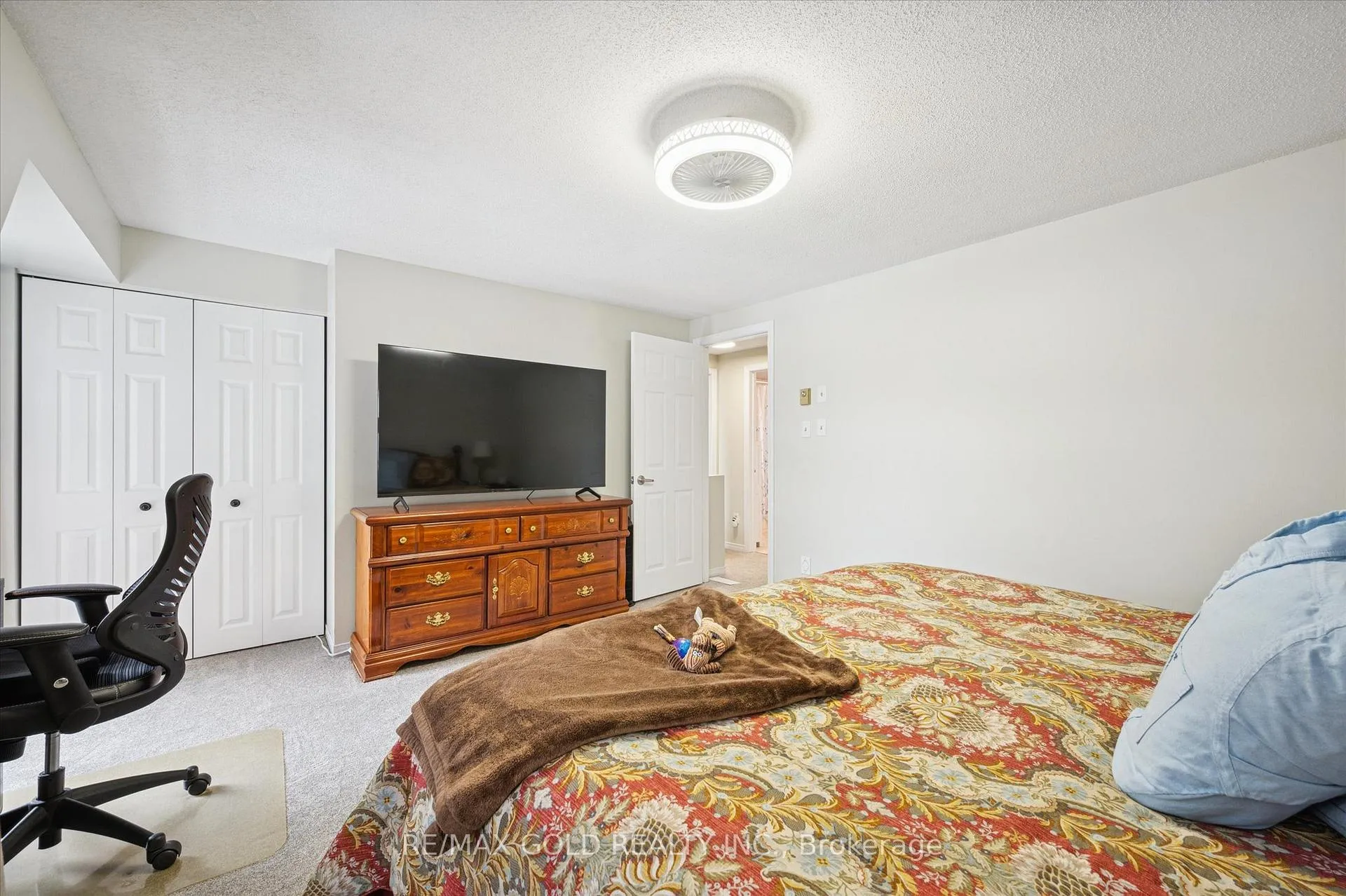 Photo 16 of 33 Chesterton Lane, Guelph, Grange Road — HOMEH