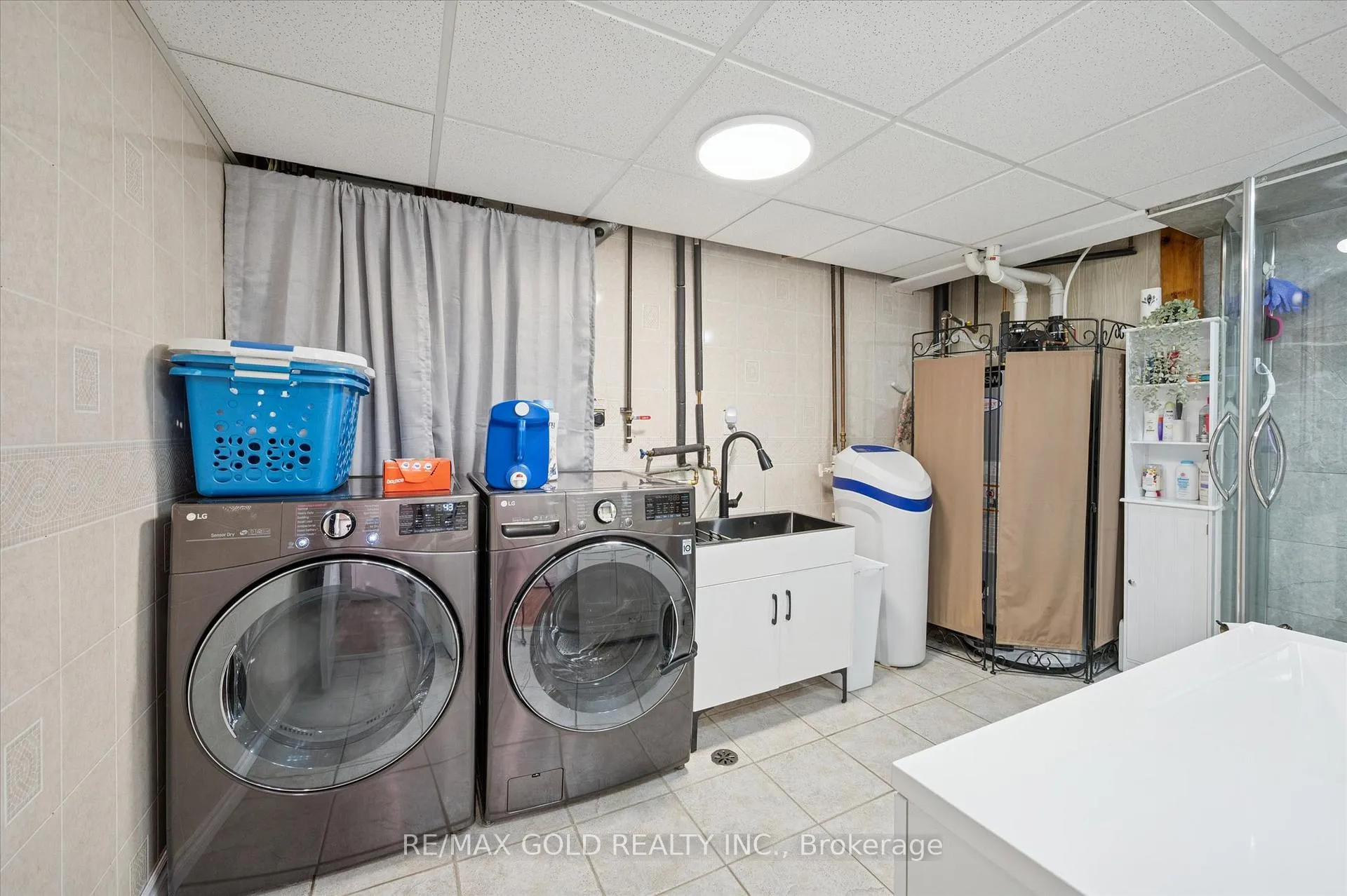 Photo 27 of 33 Chesterton Lane, Guelph, Grange Road — HOMEH