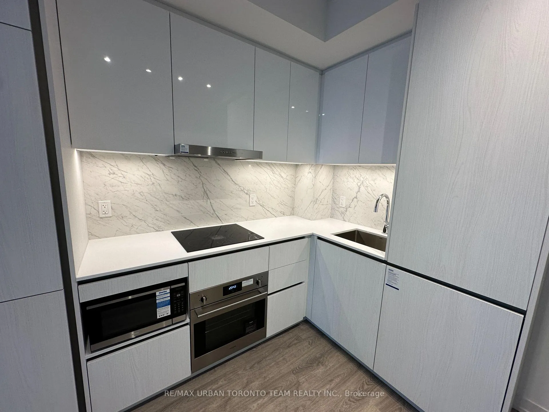 Photo 6 of Unit 4215, 8 Interchange Way, Vaughan, Vaughan Corporate Centre — HOMEH