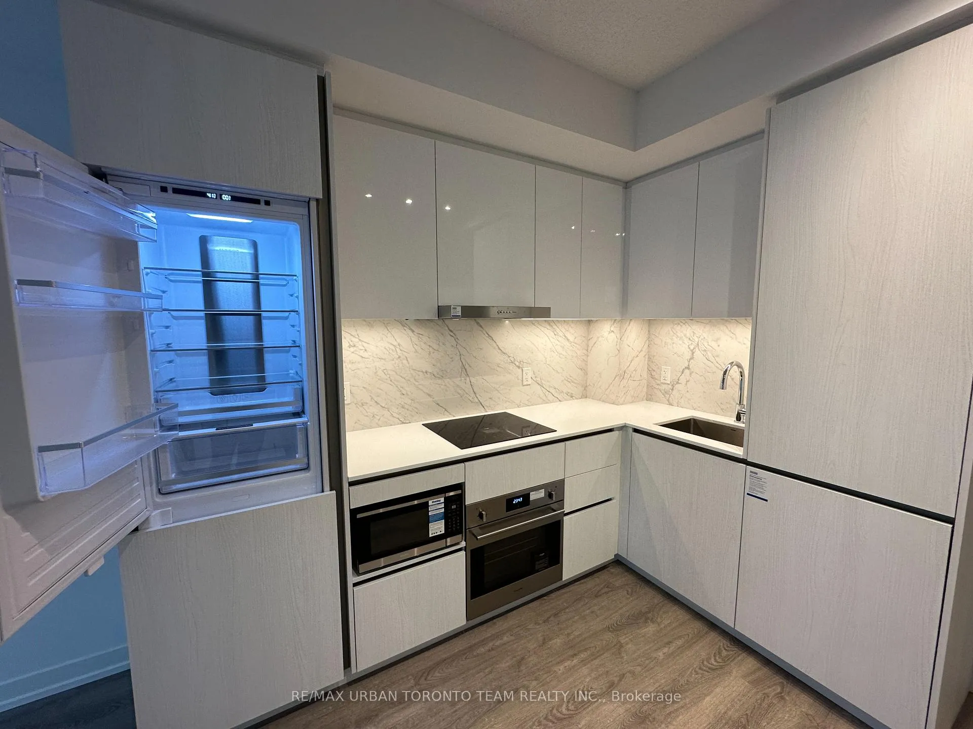 Photo 7 of Unit 4215, 8 Interchange Way, Vaughan, Vaughan Corporate Centre — HOMEH