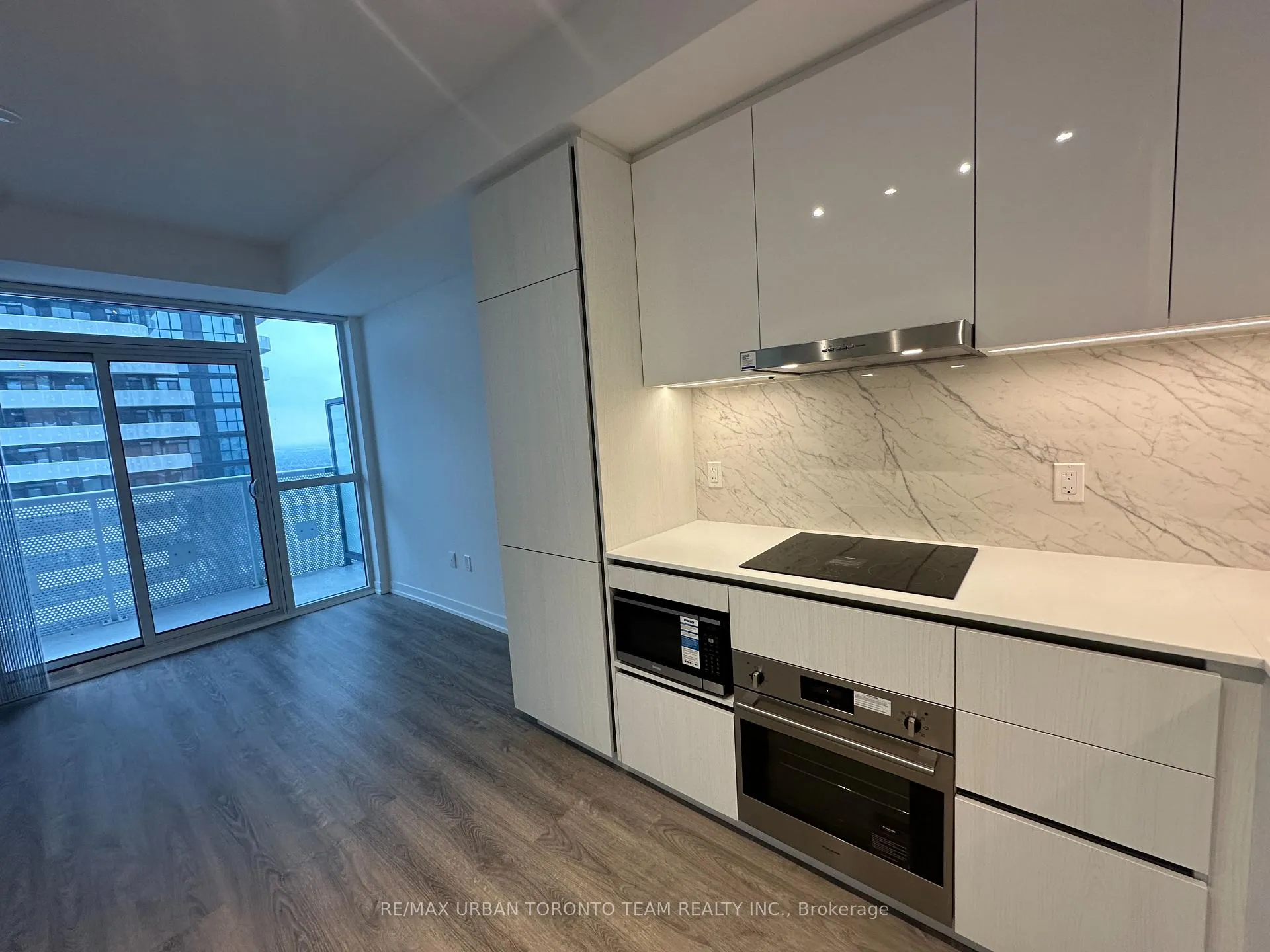 Photo 10 of Unit 4215, 8 Interchange Way, Vaughan, Vaughan Corporate Centre — HOMEH