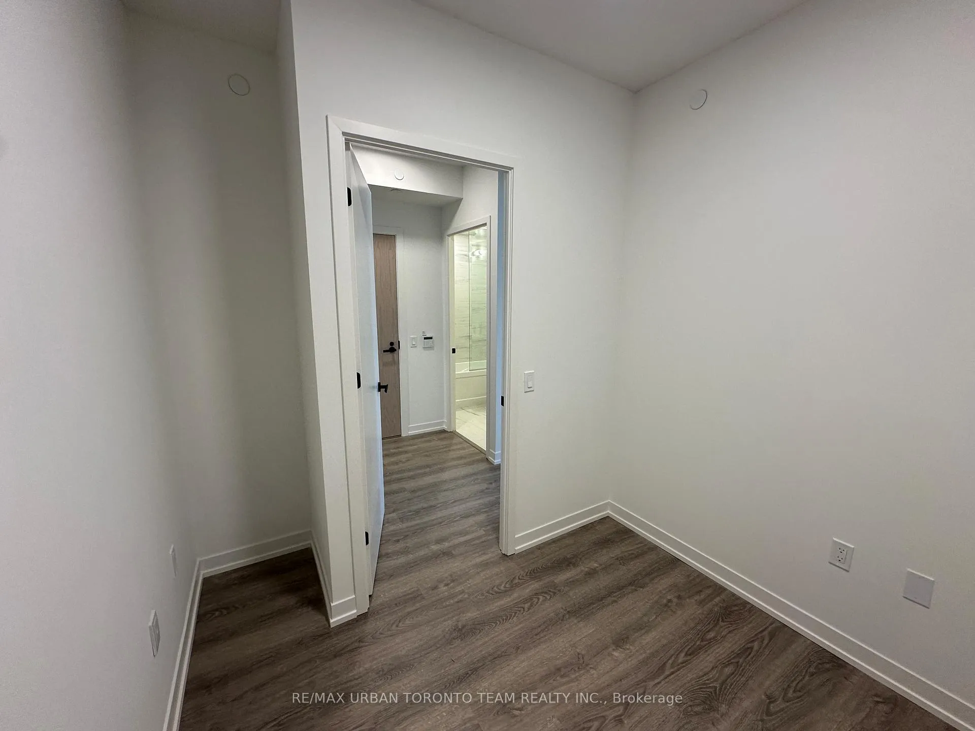 Photo 14 of Unit 4215, 8 Interchange Way, Vaughan, Vaughan Corporate Centre — HOMEH
