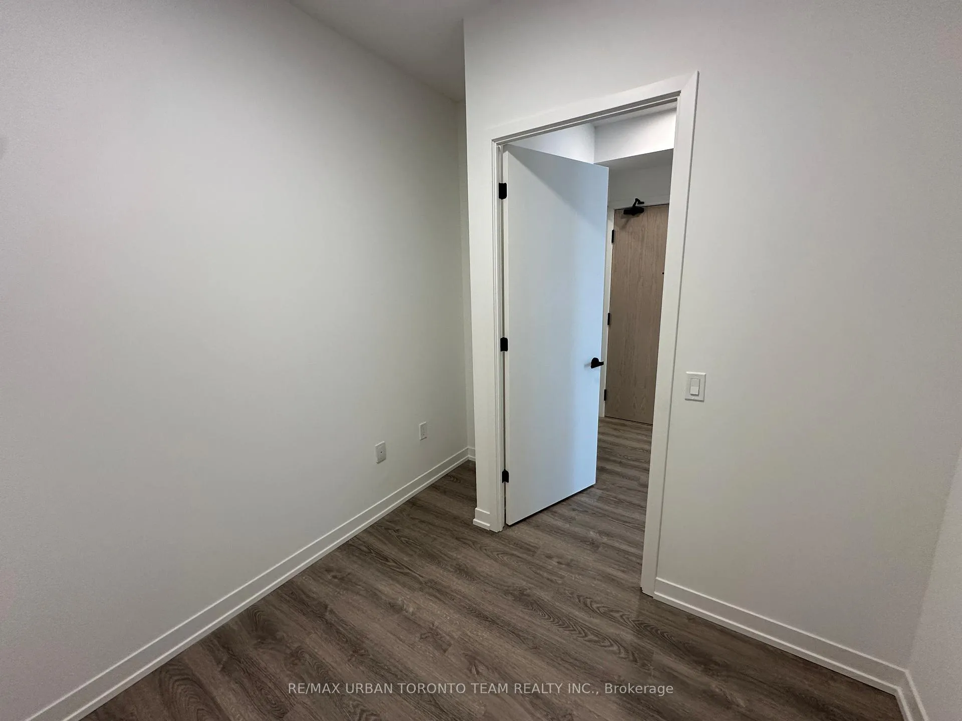 Photo 15 of Unit 4215, 8 Interchange Way, Vaughan, Vaughan Corporate Centre — HOMEH