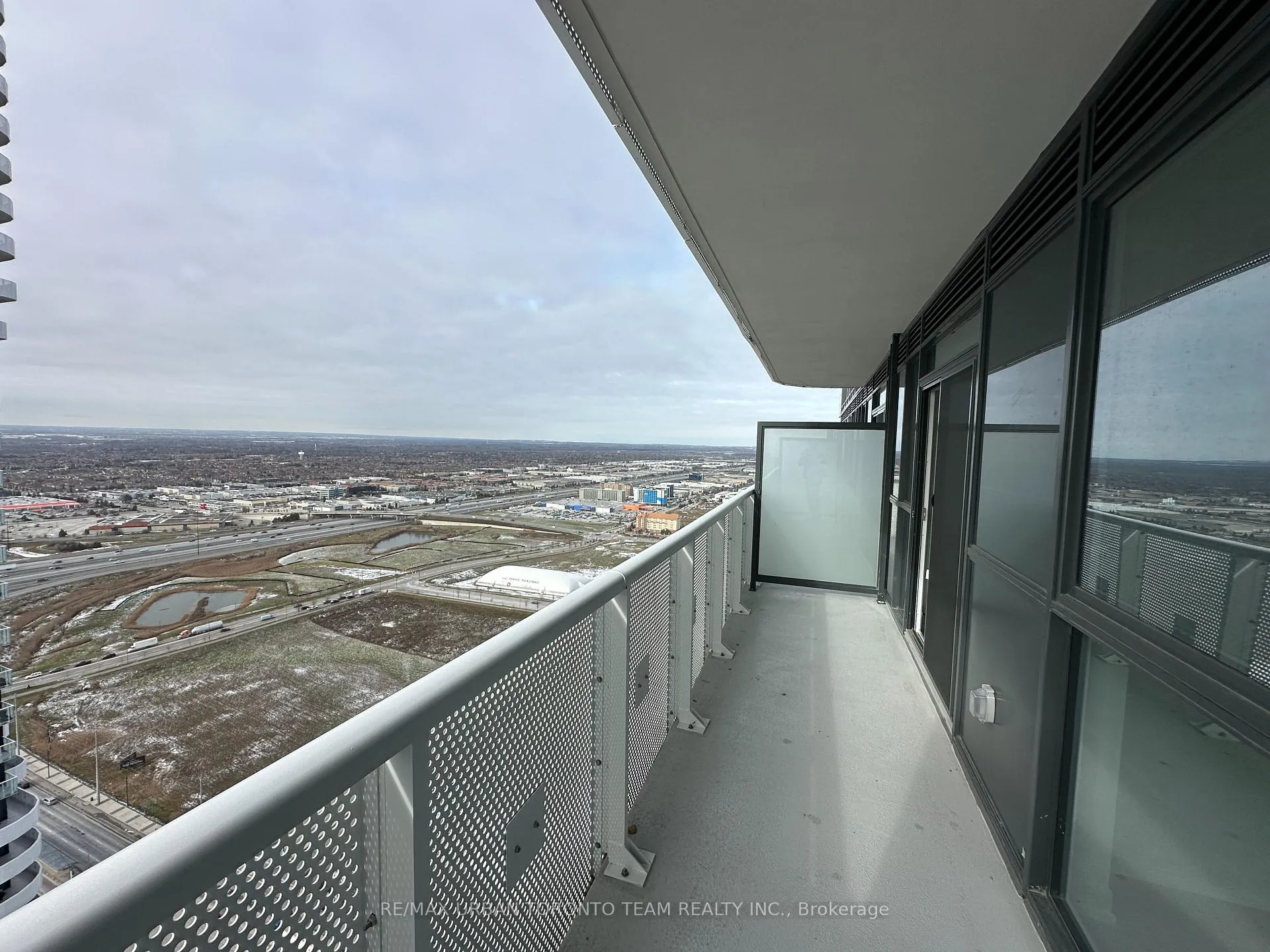 Photo 20 of Unit 4215, 8 Interchange Way, Vaughan, Vaughan Corporate Centre — HOMEH