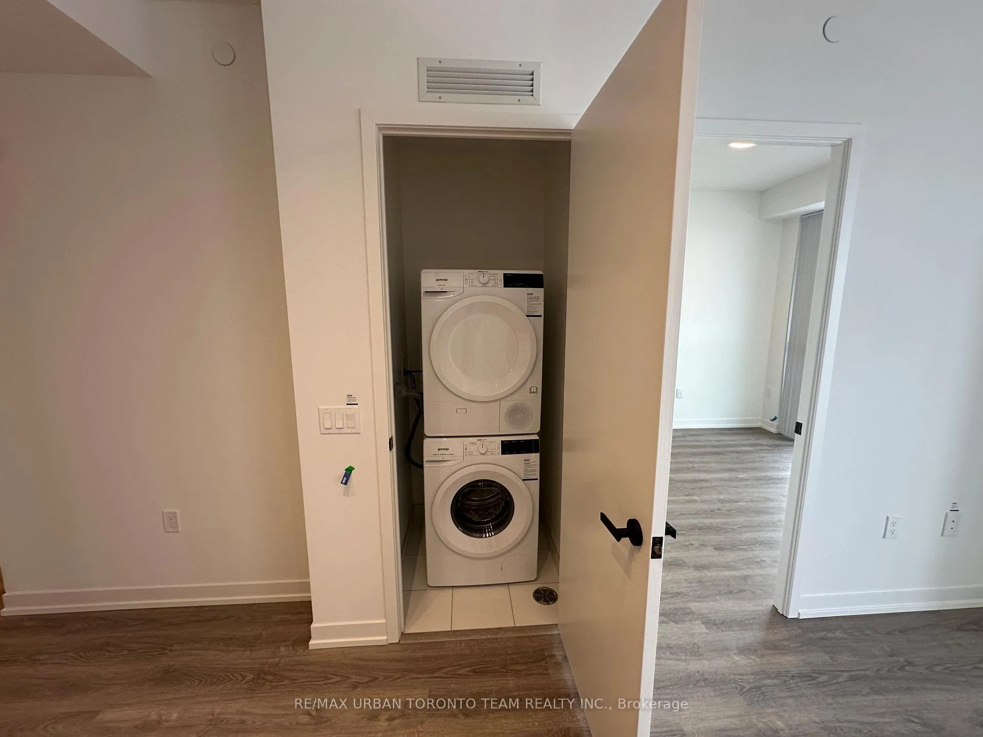 Photo 21 of Unit 4215, 8 Interchange Way, Vaughan, Vaughan Corporate Centre — HOMEH