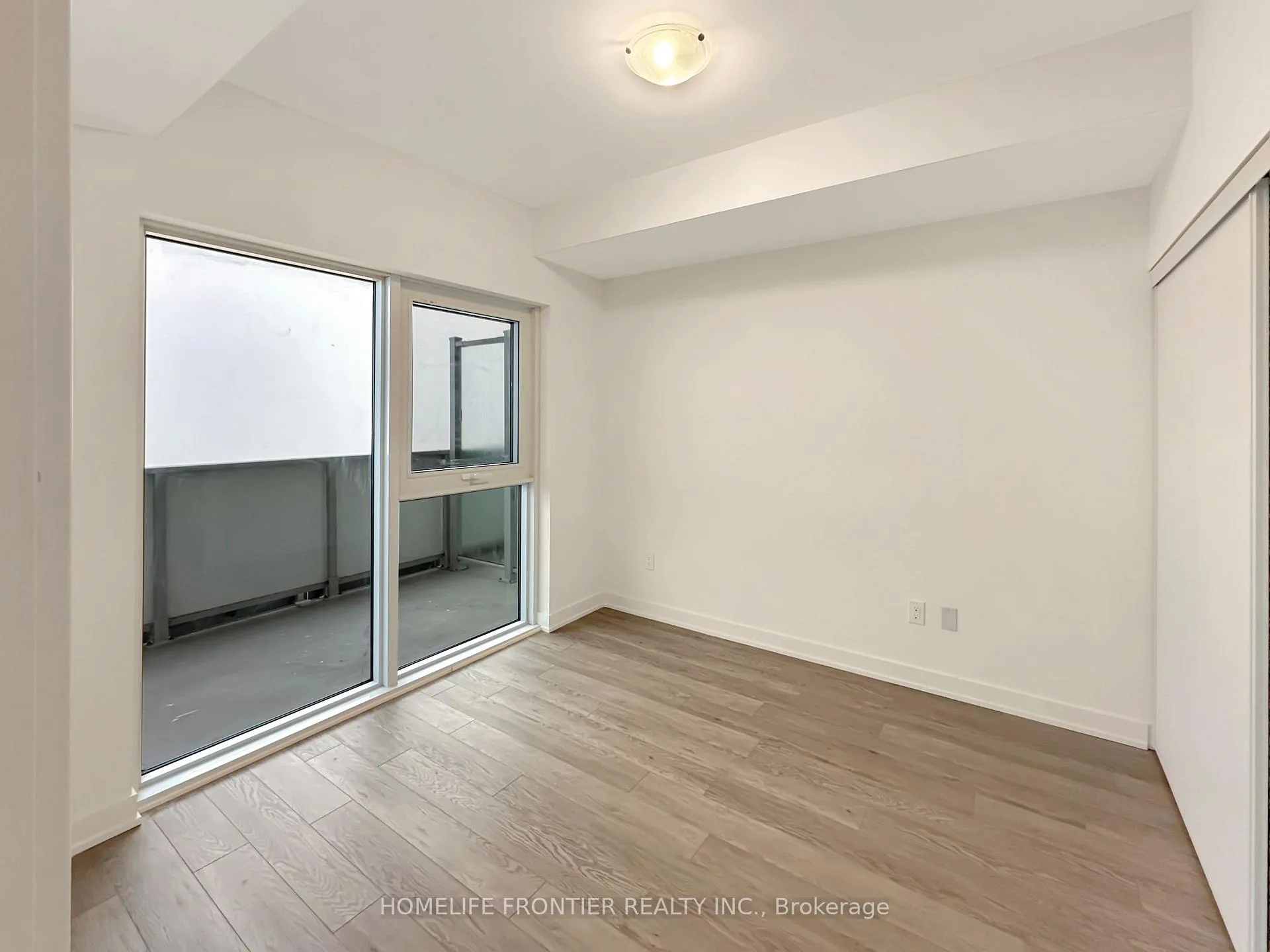 Photo 9 of Unit 1607, 1010 Sandy Beach Road, Pickering, Bay Ridges — HOMEH