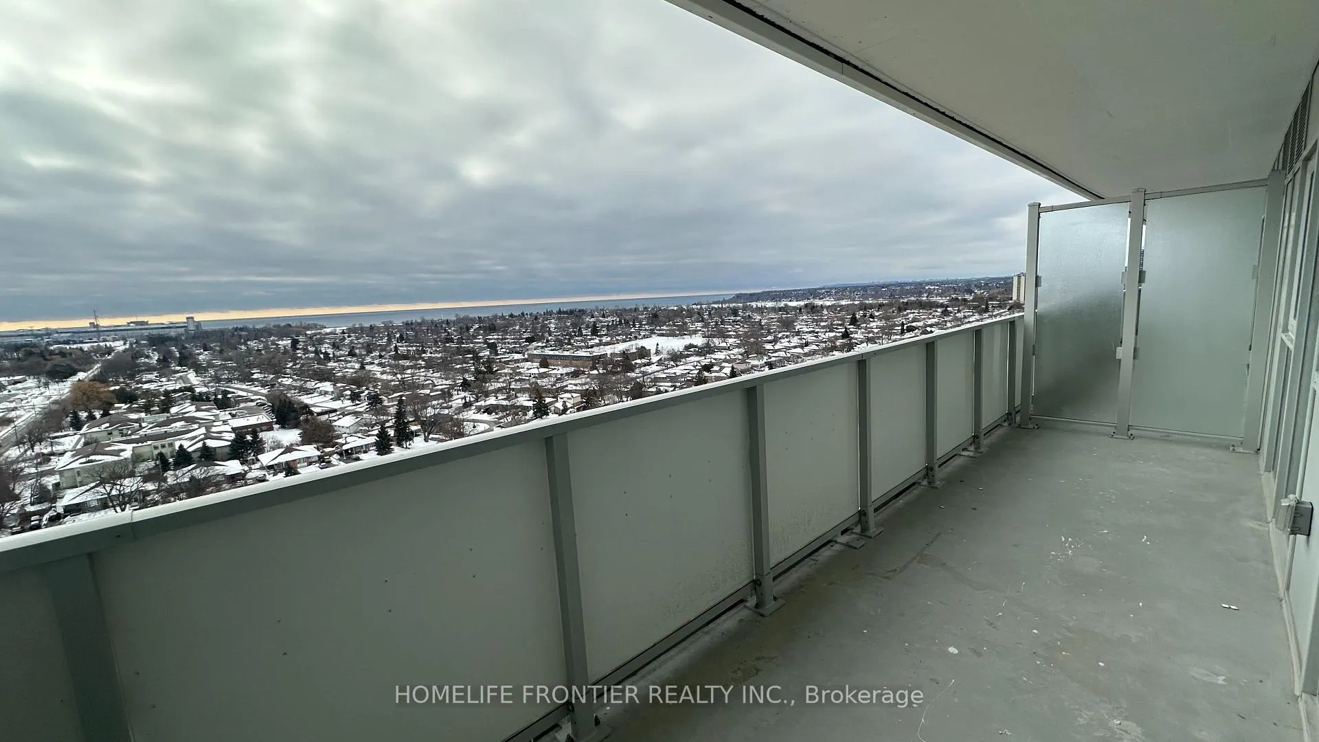 Photo 13 of Unit 1607, 1010 Sandy Beach Road, Pickering, Bay Ridges — HOMEH