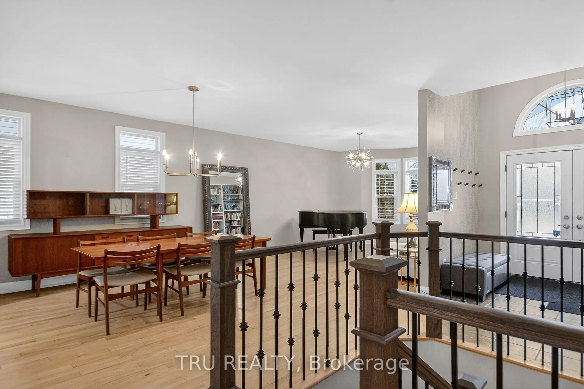 Photo 4 of 590 Anjana Circle, Ottawa, Barrhaven - Cedargrove/Fraserdale — HOMEH