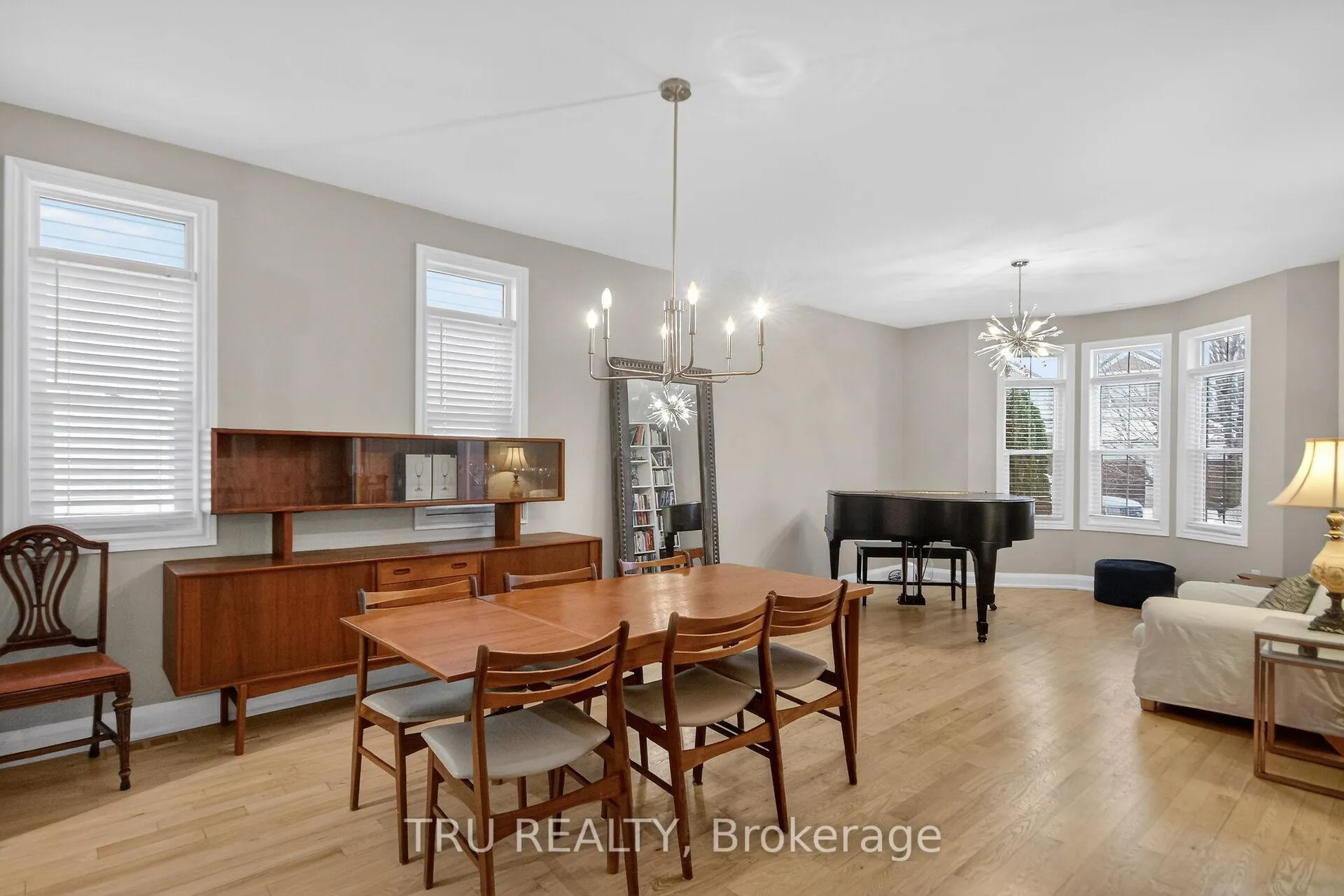 Photo 5 of 590 Anjana Circle, Ottawa, Barrhaven - Cedargrove/Fraserdale — HOMEH