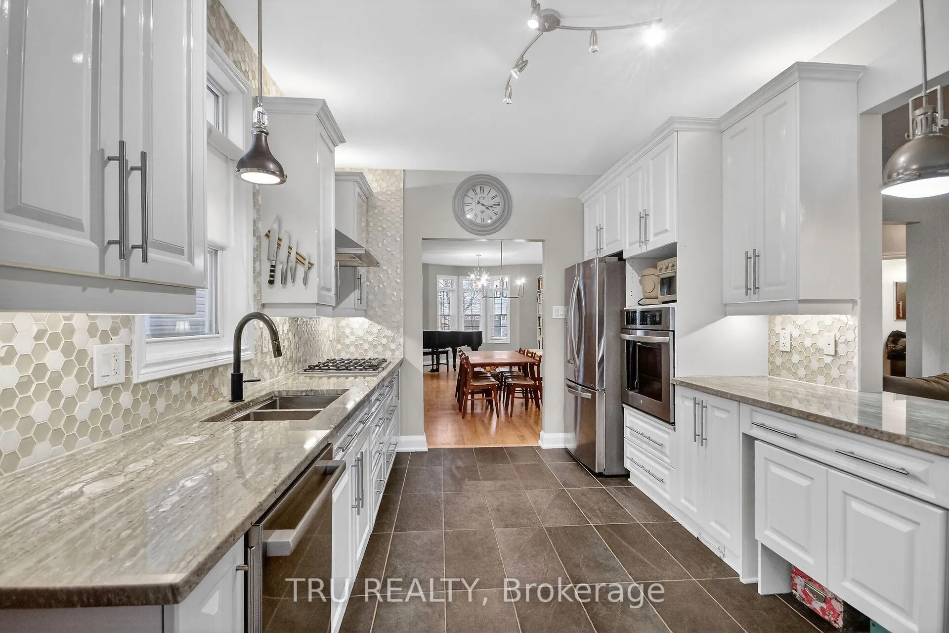Photo 11 of 590 Anjana Circle, Ottawa, Barrhaven - Cedargrove/Fraserdale — HOMEH