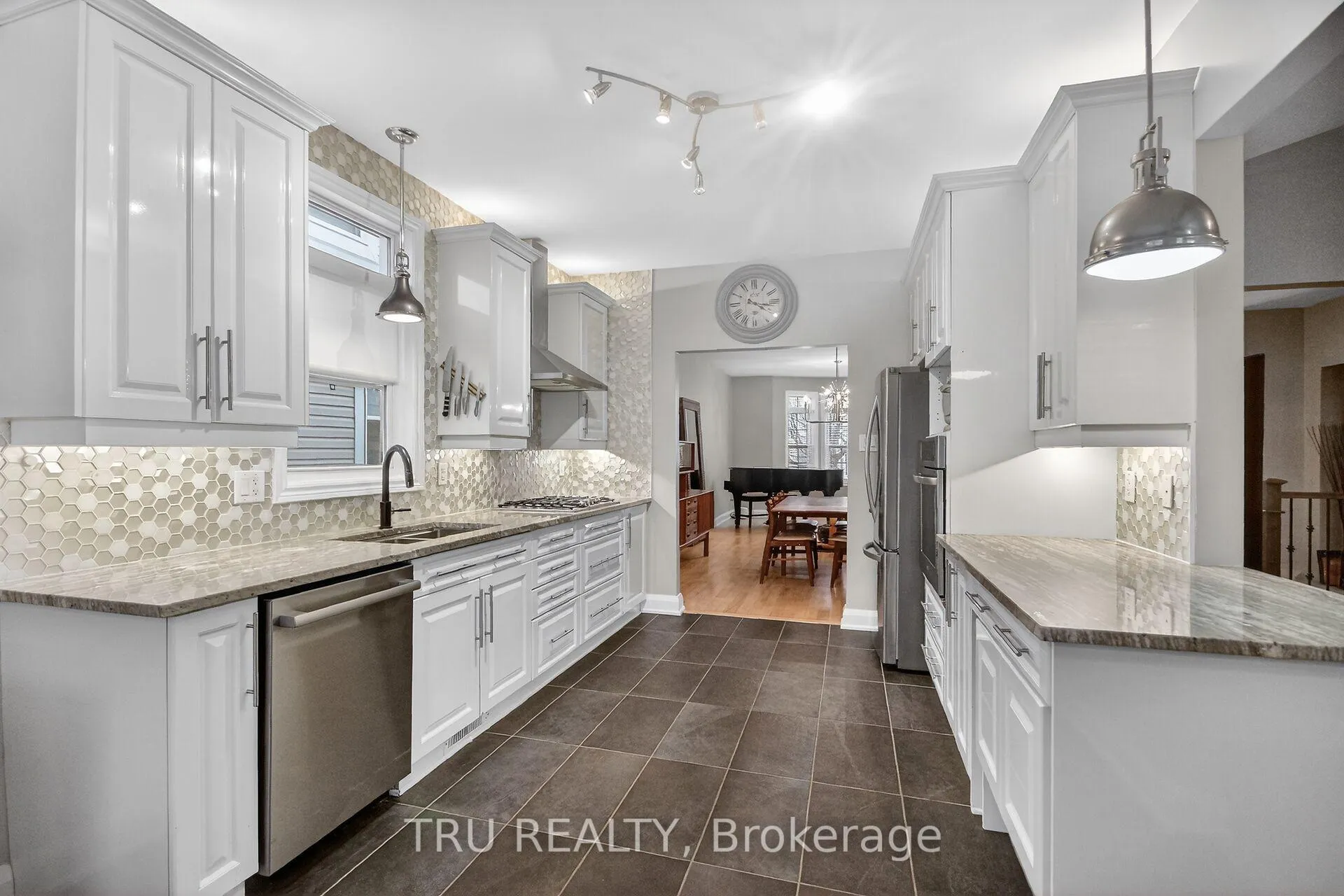 Photo 12 of 590 Anjana Circle, Ottawa, Barrhaven - Cedargrove/Fraserdale — HOMEH
