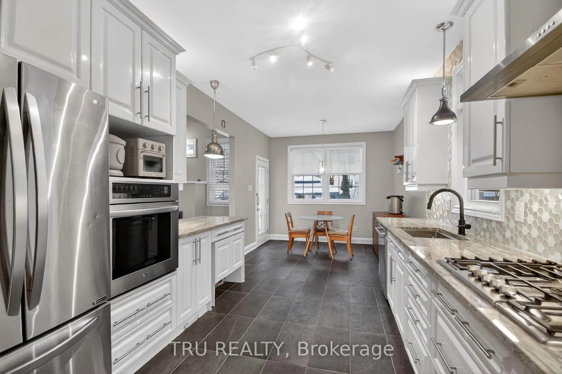 Photo 15 of 590 Anjana Circle, Ottawa, Barrhaven - Cedargrove/Fraserdale — HOMEH