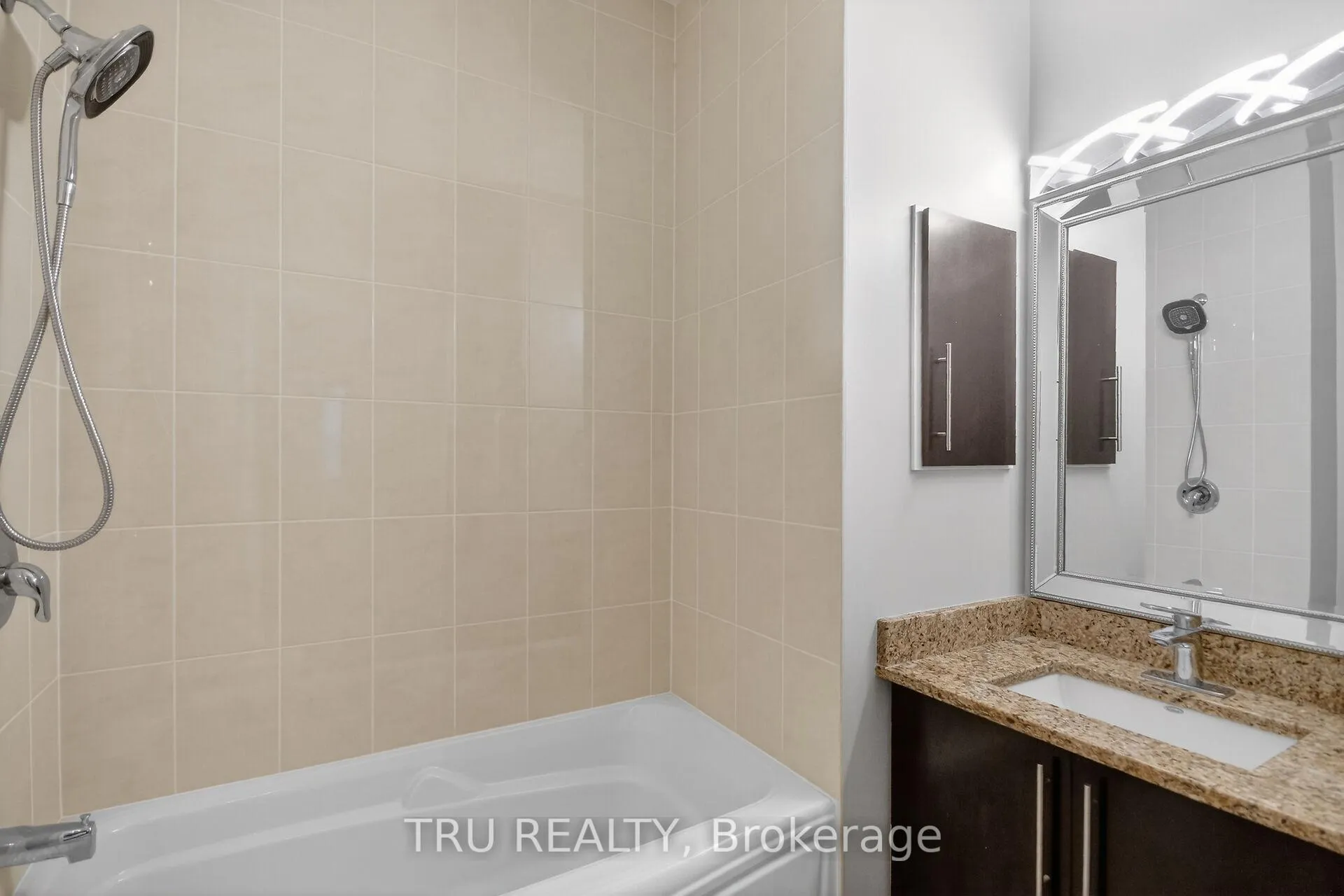 Photo 32 of 590 Anjana Circle, Ottawa, Barrhaven - Cedargrove/Fraserdale — HOMEH