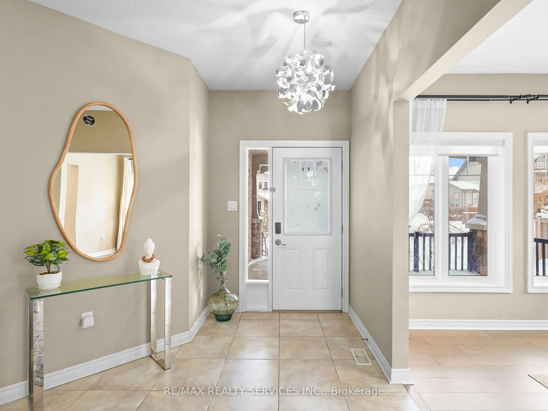 Photo 3 of 906 Audrey Place, Kitchener — HOMEH
