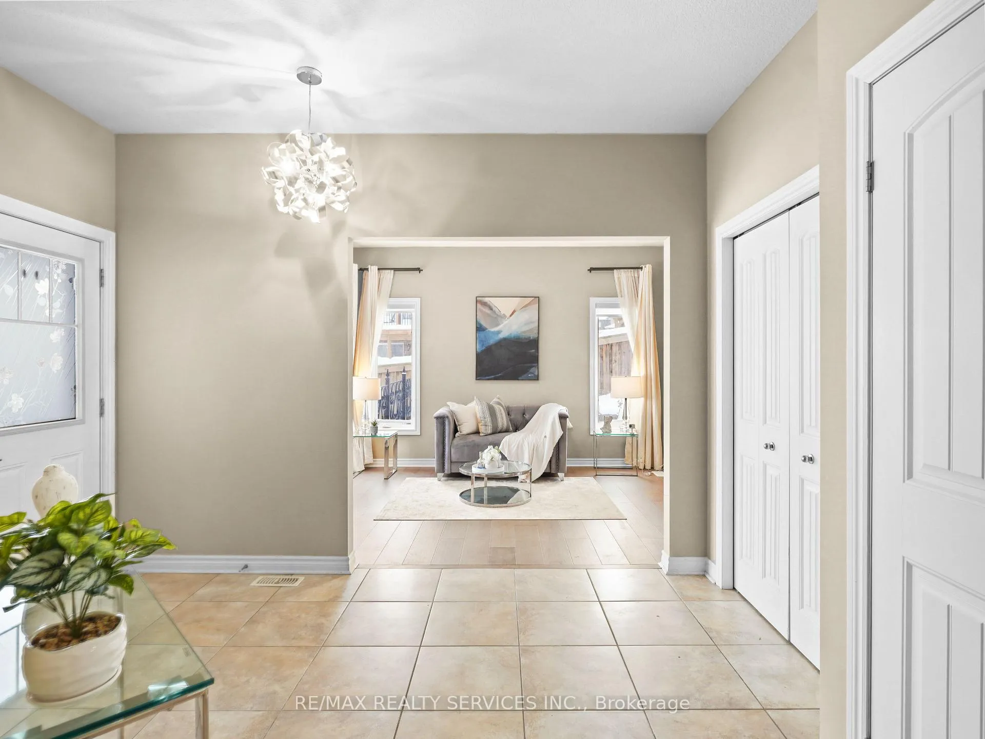 Photo 5 of 906 Audrey Place, Kitchener — HOMEH