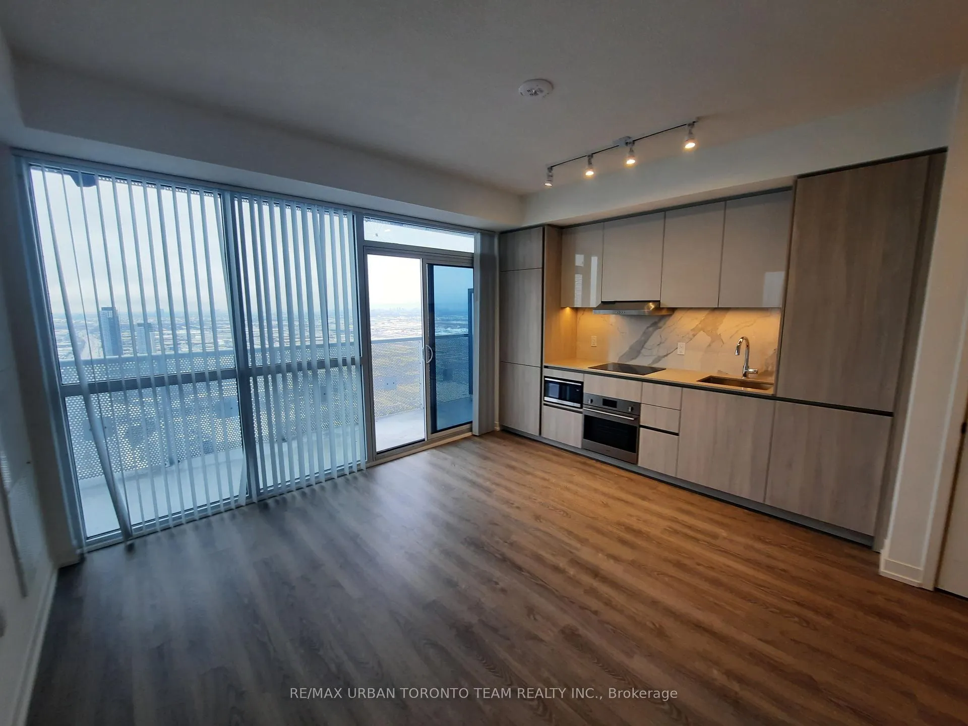Photo 3 of Unit 4806, 8 Interchange Way, Vaughan, Vaughan Corporate Centre — HOMEH