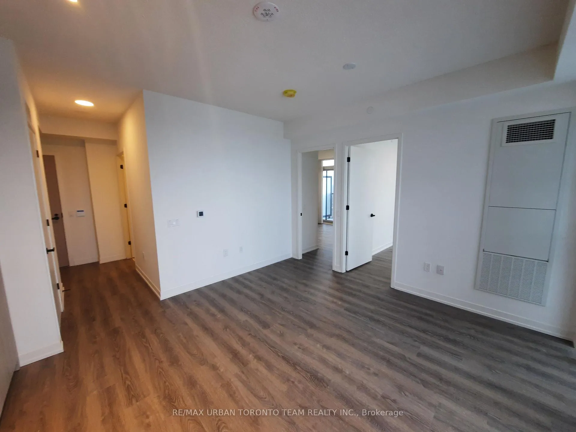 Photo 4 of Unit 4806, 8 Interchange Way, Vaughan, Vaughan Corporate Centre — HOMEH