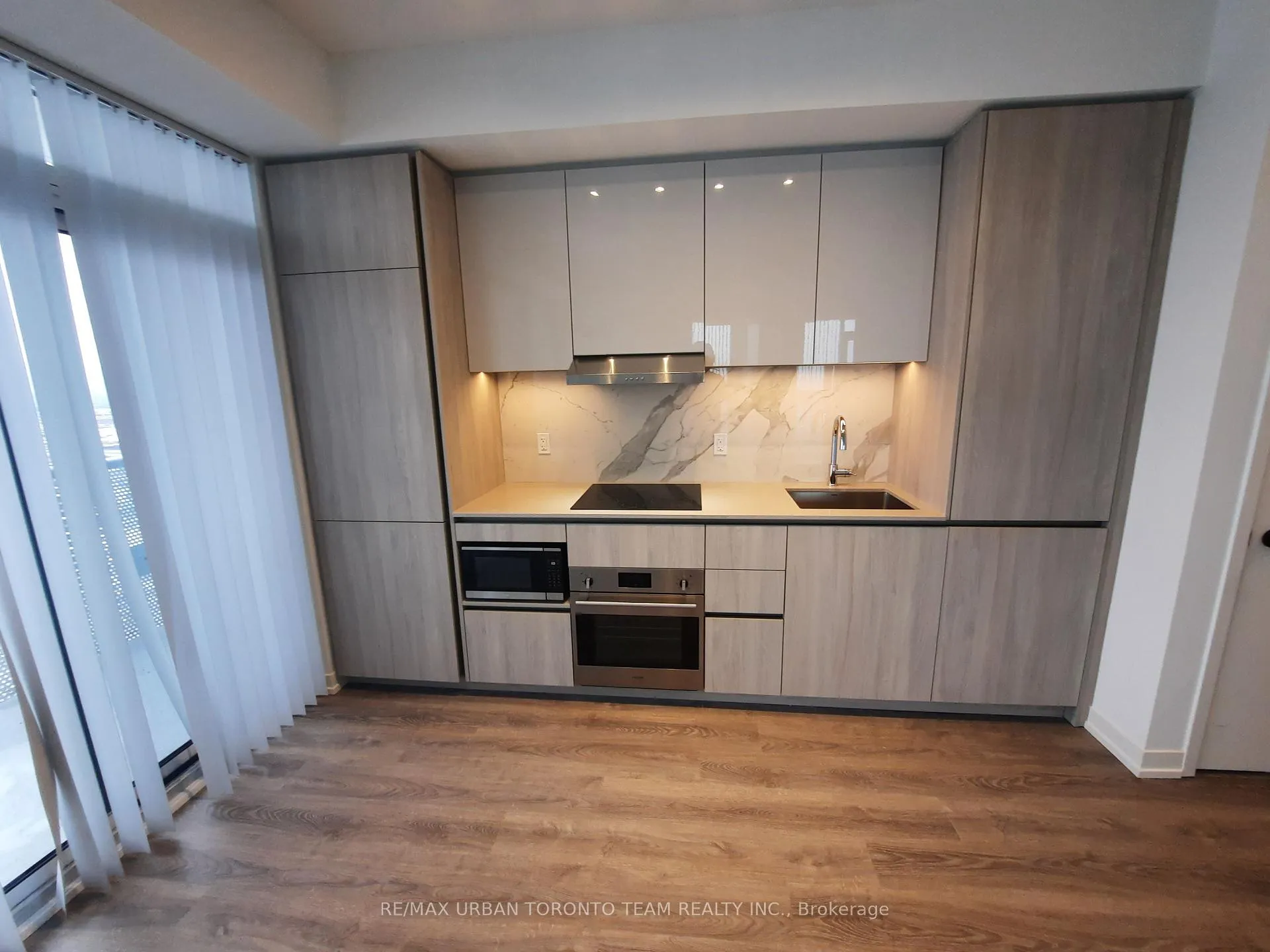 Photo 5 of Unit 4806, 8 Interchange Way, Vaughan, Vaughan Corporate Centre — HOMEH