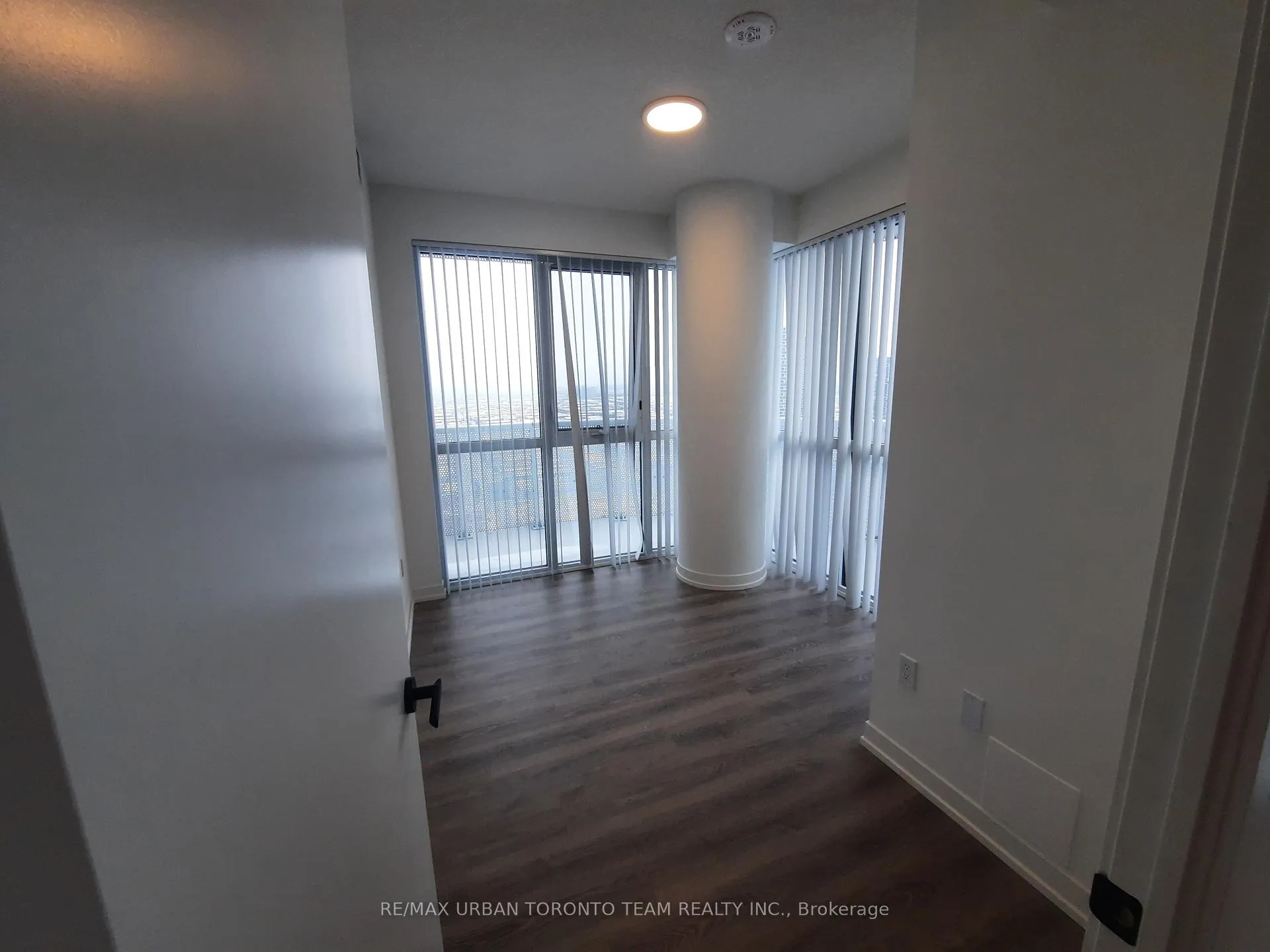 Photo 8 of Unit 4806, 8 Interchange Way, Vaughan, Vaughan Corporate Centre — HOMEH