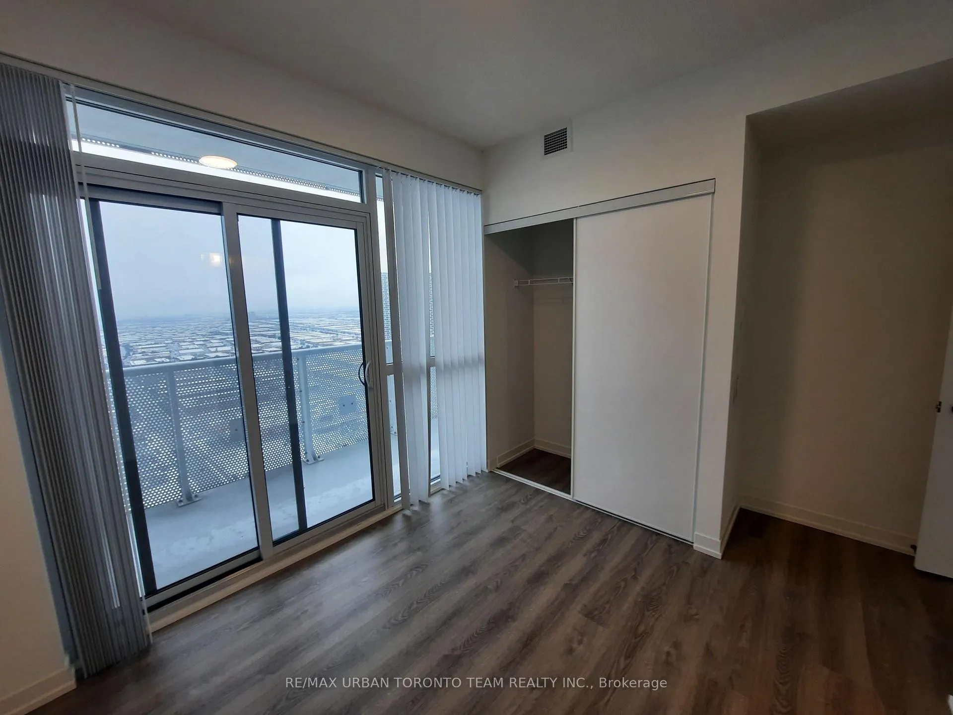 Photo 12 of Unit 4806, 8 Interchange Way, Vaughan, Vaughan Corporate Centre — HOMEH