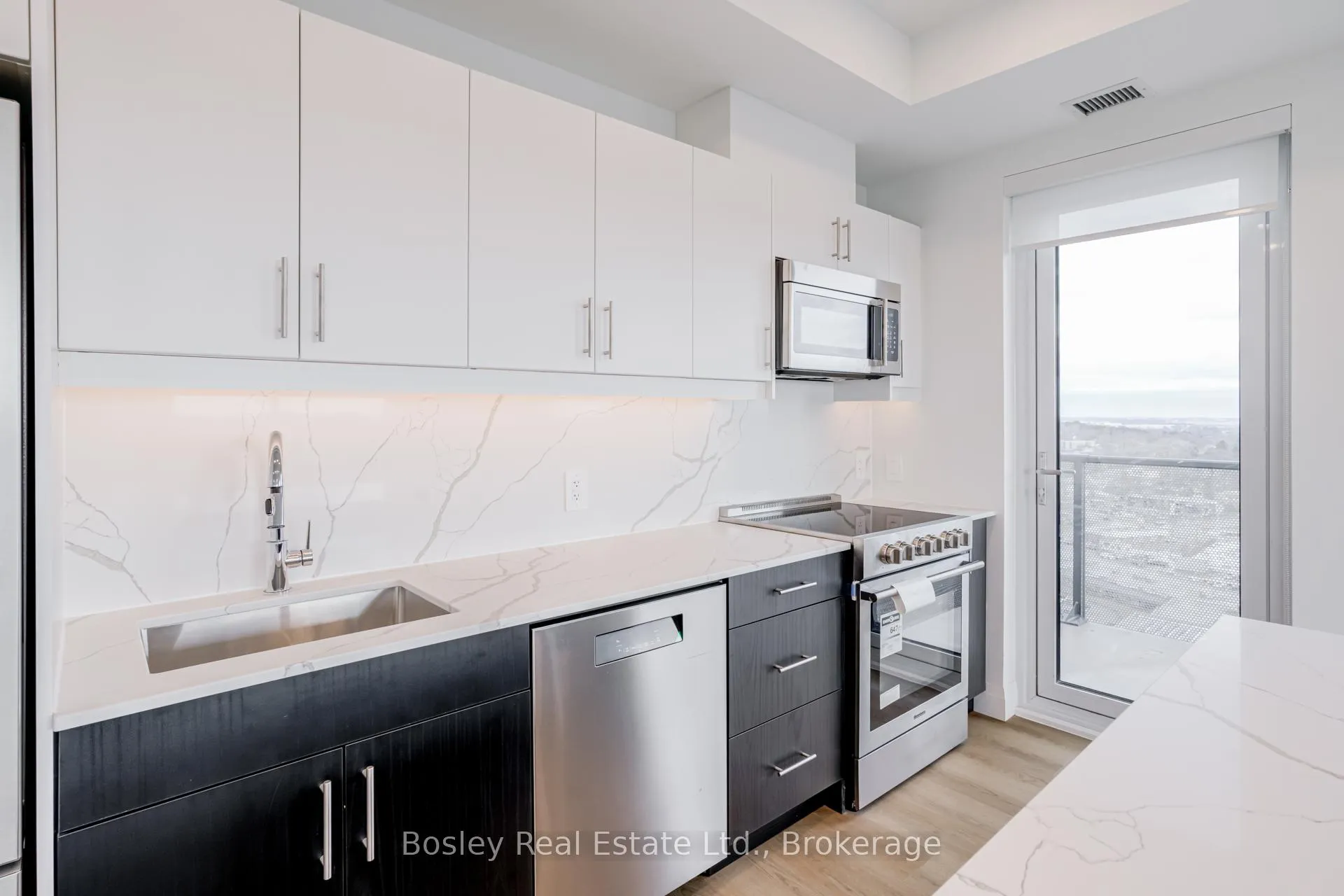 Photo 4 of Unit 1504, 1333 Weber Street E, Kitchener — HOMEH