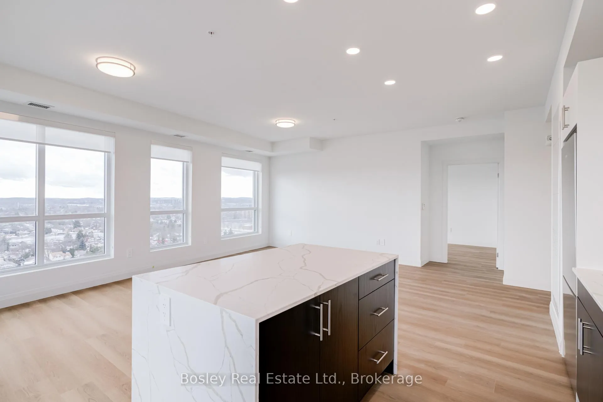 Photo 6 of Unit 1504, 1333 Weber Street E, Kitchener — HOMEH