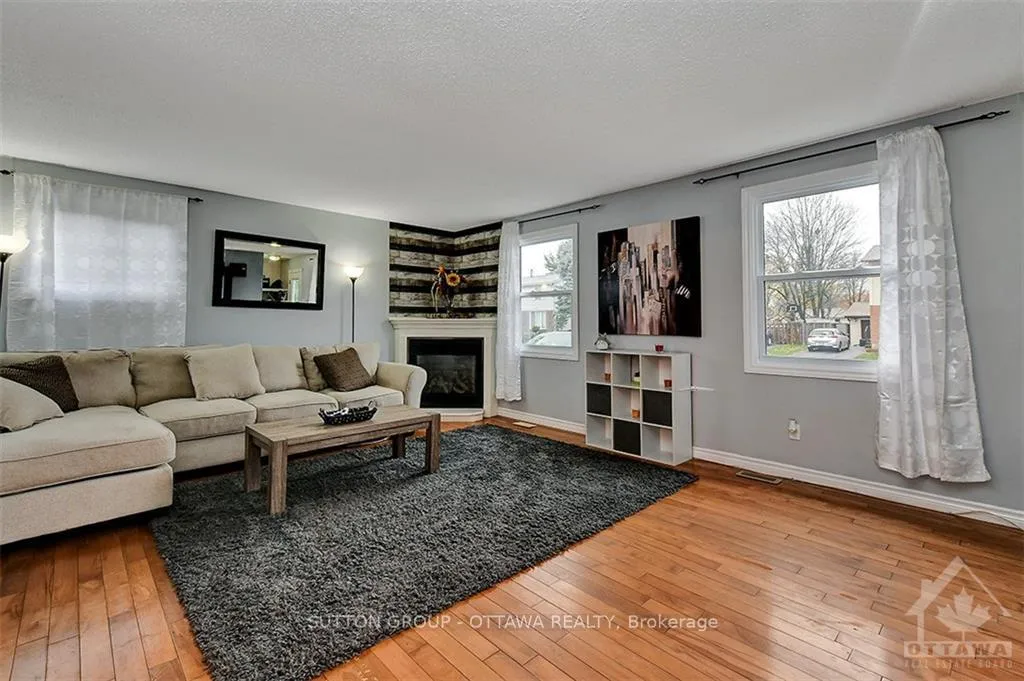 Photo 4 of 20 Dundegan Drive, Ottawa, Kanata - Glencairn/Hazeldean — HOMEH