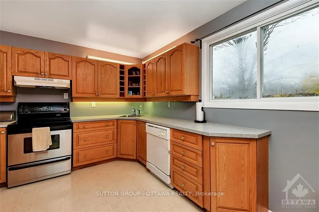 Photo 6 of 20 Dundegan Drive, Ottawa, Kanata - Glencairn/Hazeldean — HOMEH