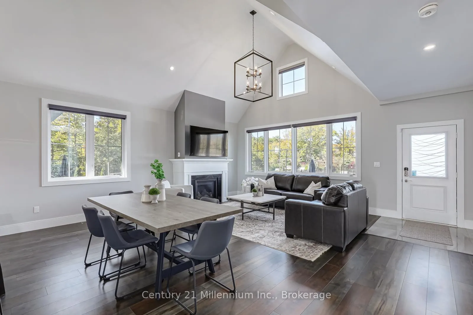 Photo 9 of 102 Red Pine Street, Blue Mountains — HOMEH