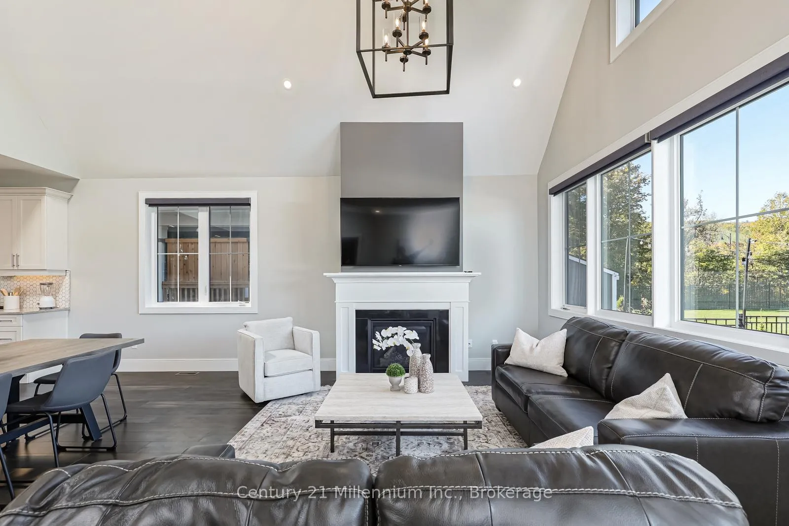 Photo 11 of 102 Red Pine Street, Blue Mountains — HOMEH