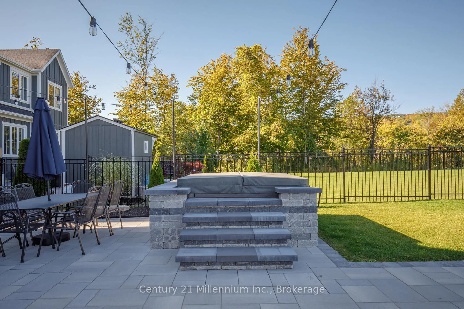 Photo 33 of 102 Red Pine Street, Blue Mountains — HOMEH