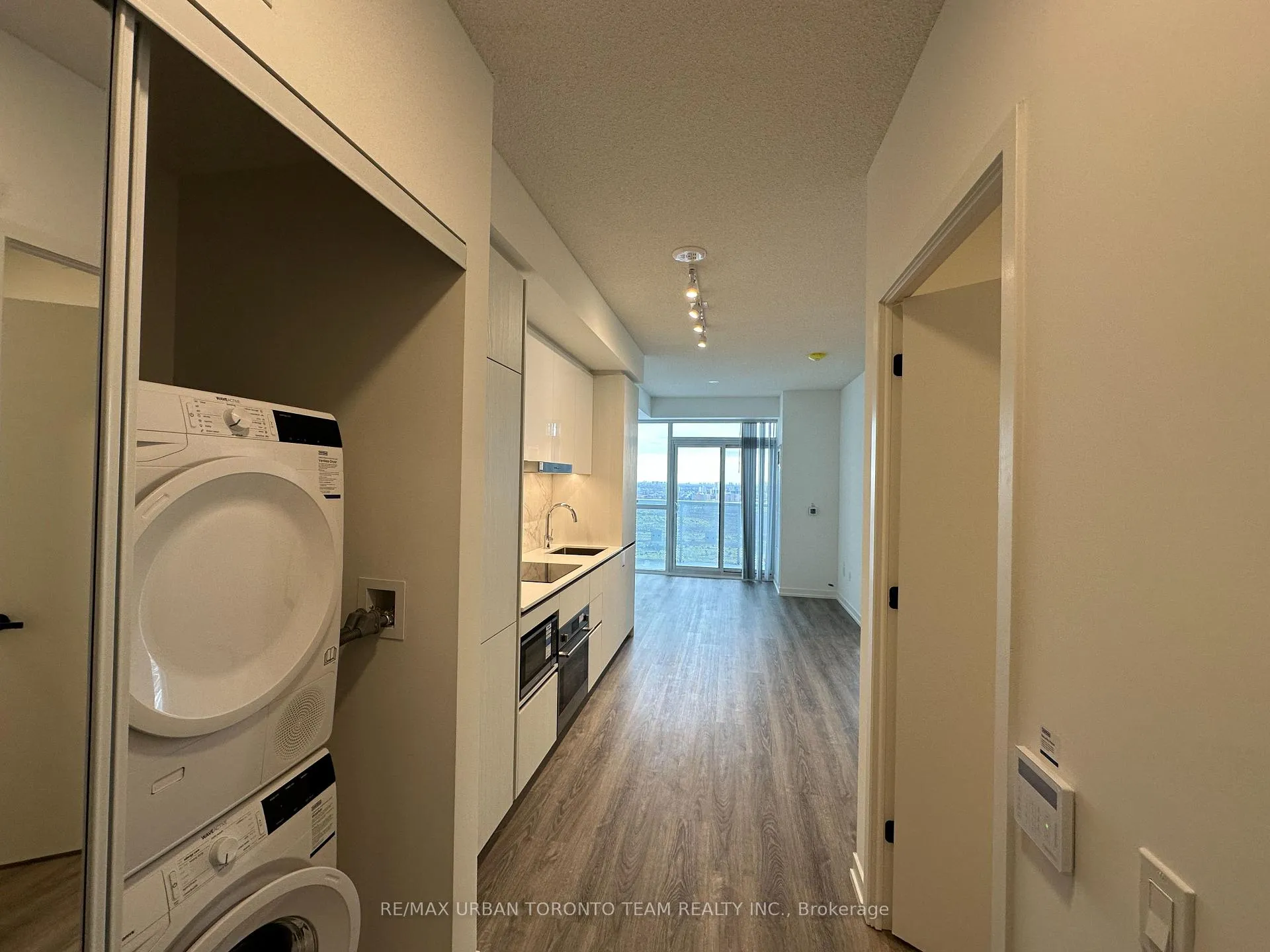 Photo 1 of Unit 3511, 8 Interchange Way, Vaughan, Vaughan Corporate Centre — HOMEH