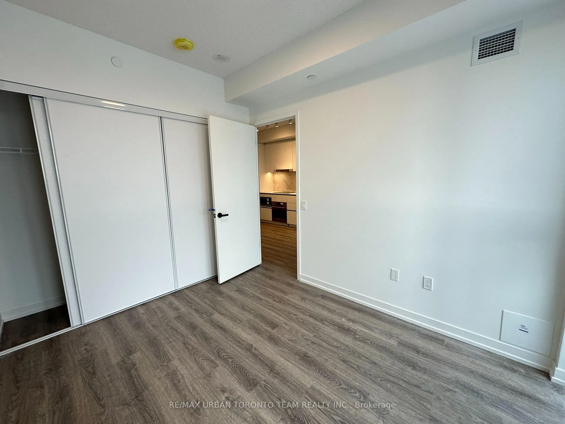 Photo 8 of Unit 3511, 8 Interchange Way, Vaughan, Vaughan Corporate Centre — HOMEH