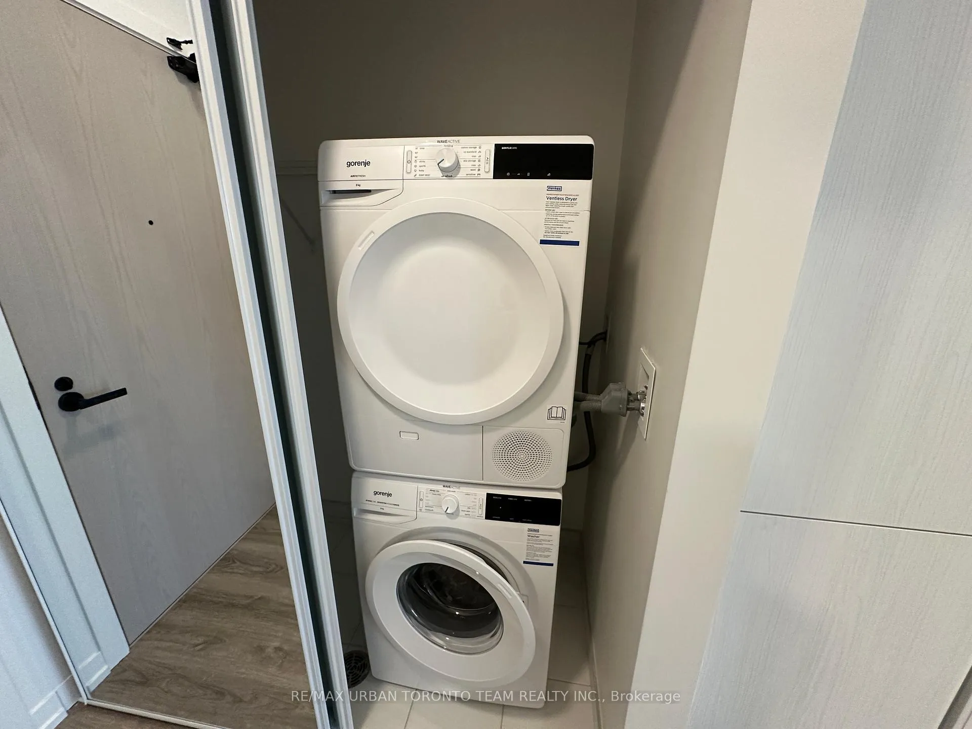 Photo 12 of Unit 3511, 8 Interchange Way, Vaughan, Vaughan Corporate Centre — HOMEH