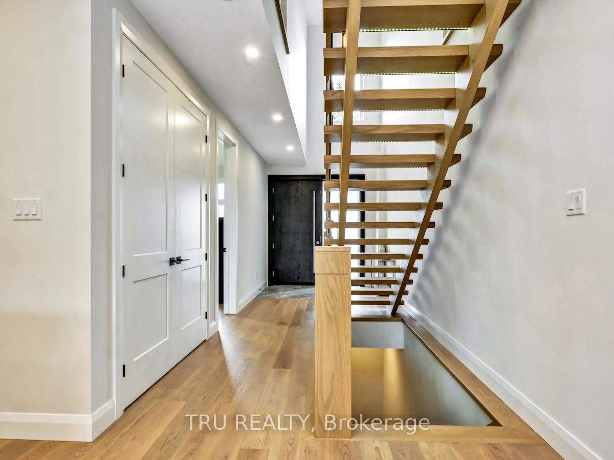 Photo 3 of 34 Granton Avenue, Ottawa, Meadowlands/St. Claire Gardens — HOMEH