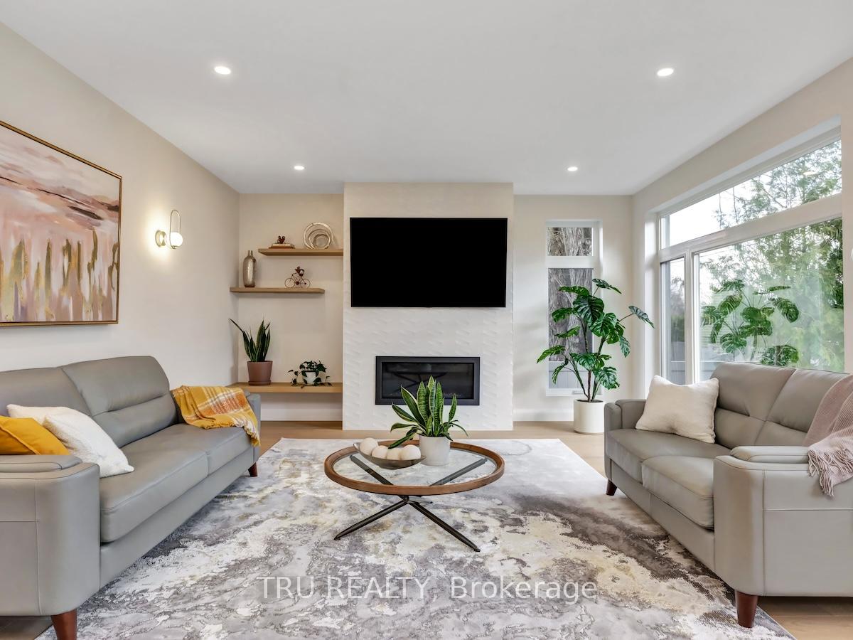 Photo 4 of 34 Granton Avenue, Ottawa, Meadowlands/St. Claire Gardens — HOMEH