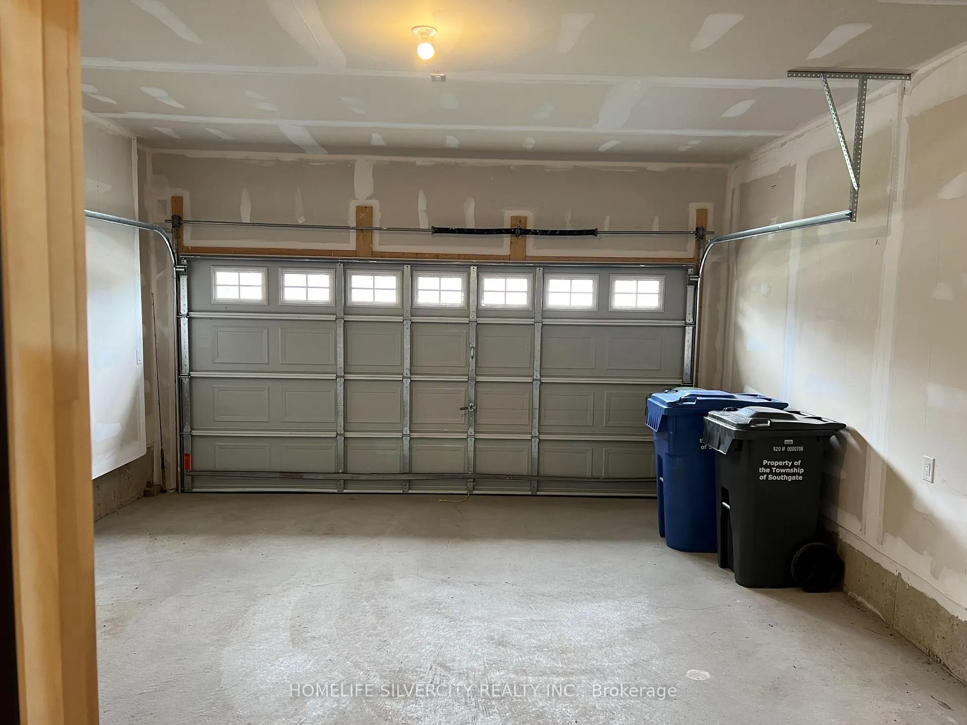 Photo 33 of 178 Seeley Avenue, Southgate — HOMEH