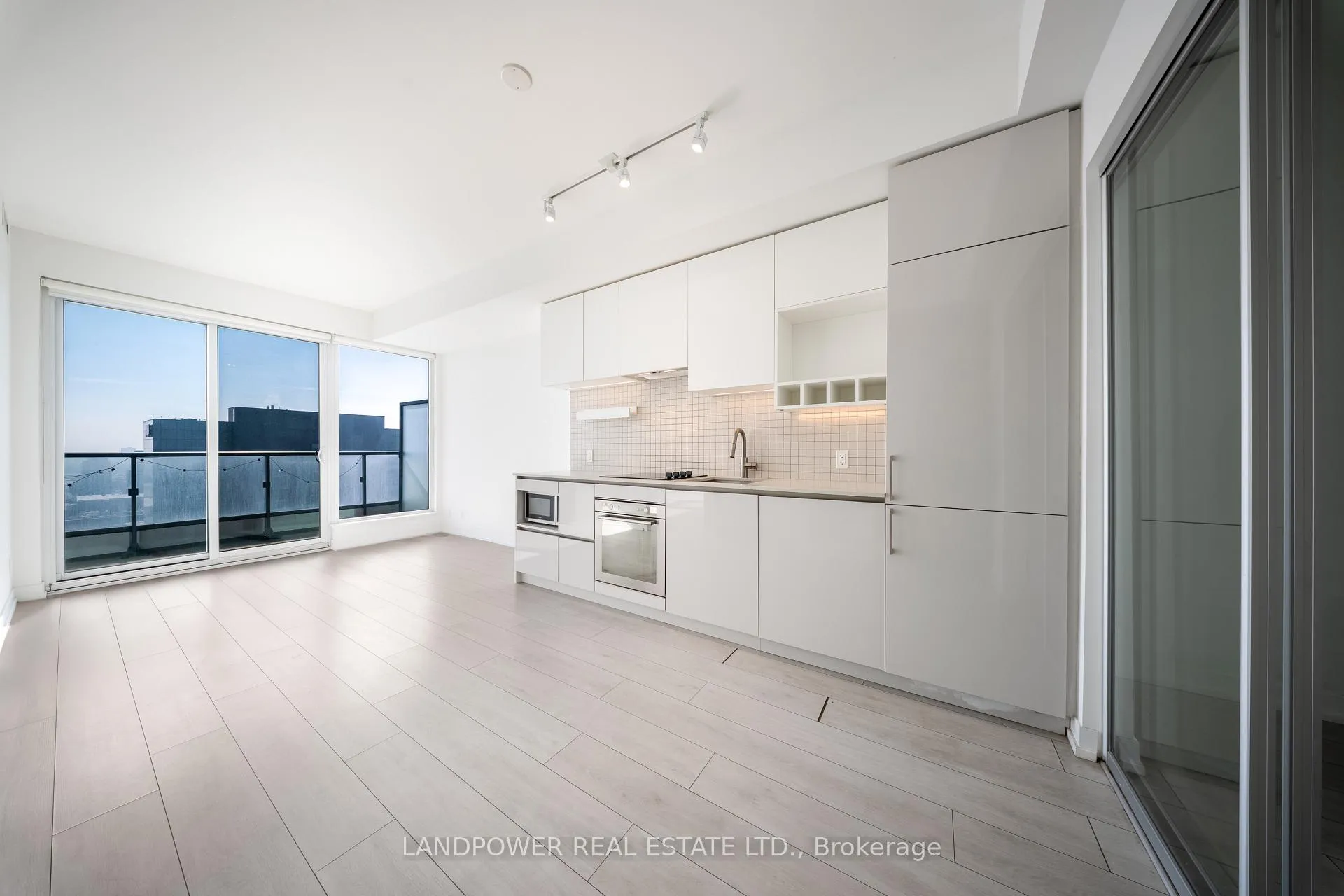 Photo 1 of Unit 2205, 5 Buttermill Avenue, Vaughan, Vaughan Corporate Centre — HOMEH