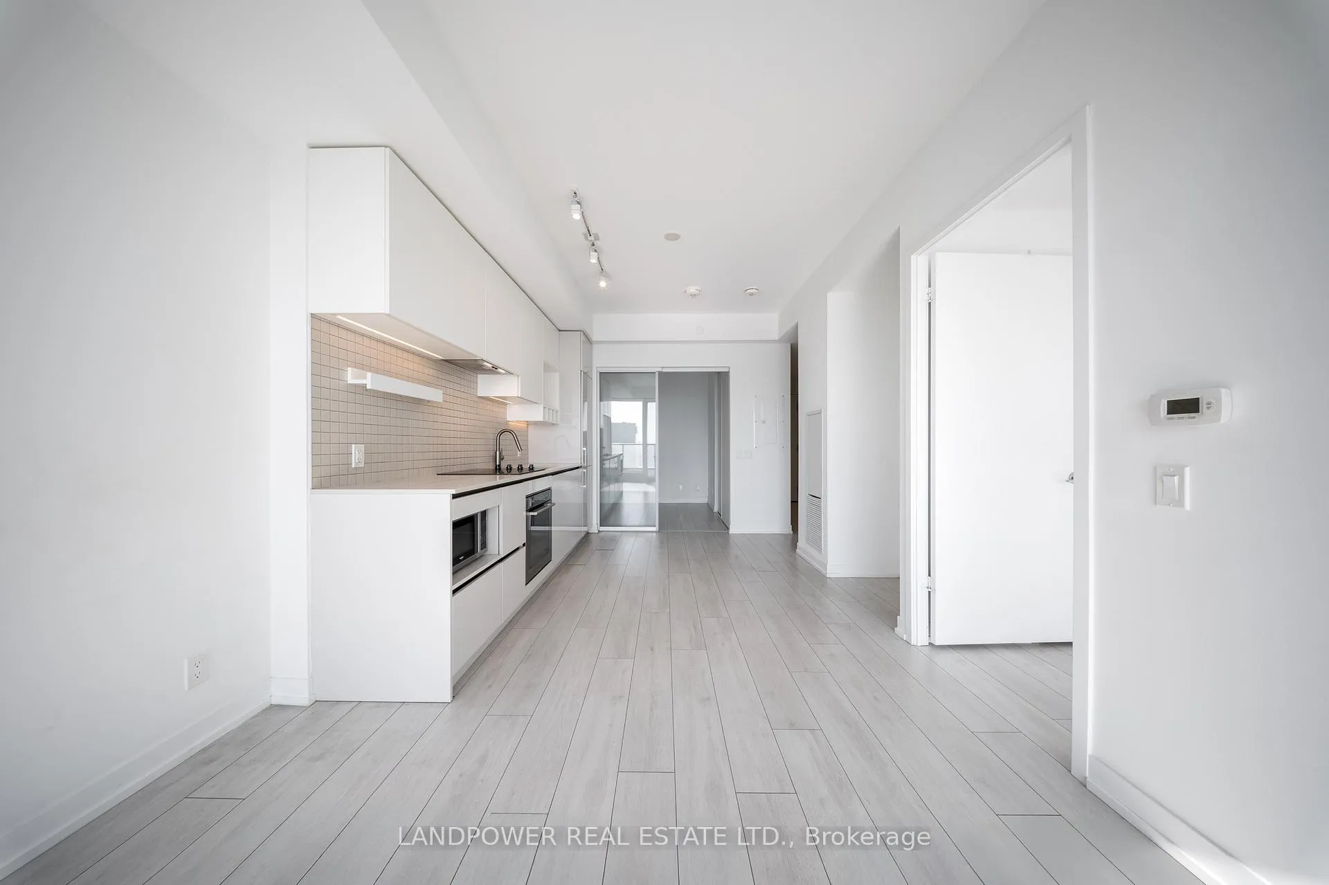 Photo 4 of Unit 2205, 5 Buttermill Avenue, Vaughan, Vaughan Corporate Centre — HOMEH