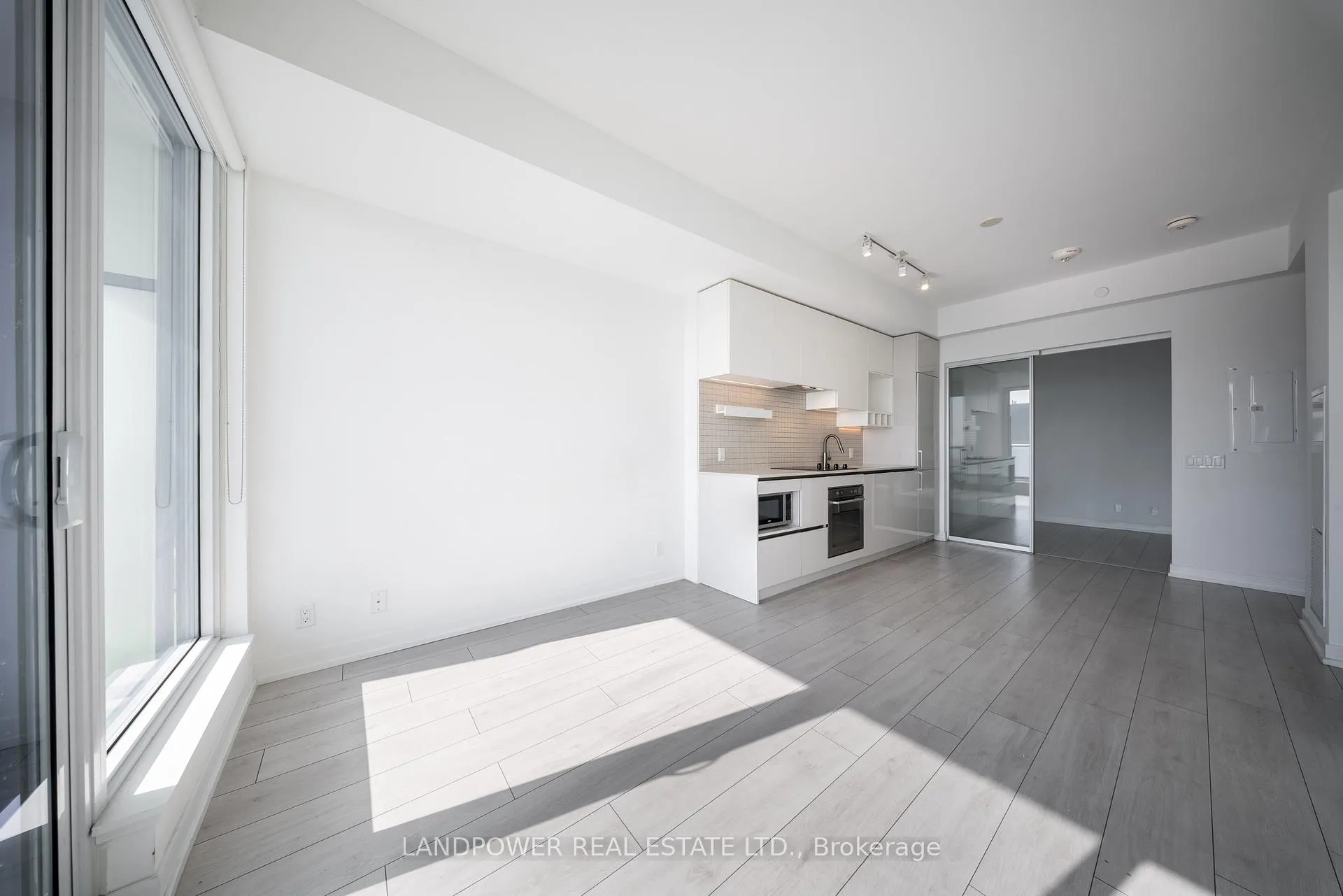 Photo 6 of Unit 2205, 5 Buttermill Avenue, Vaughan, Vaughan Corporate Centre — HOMEH
