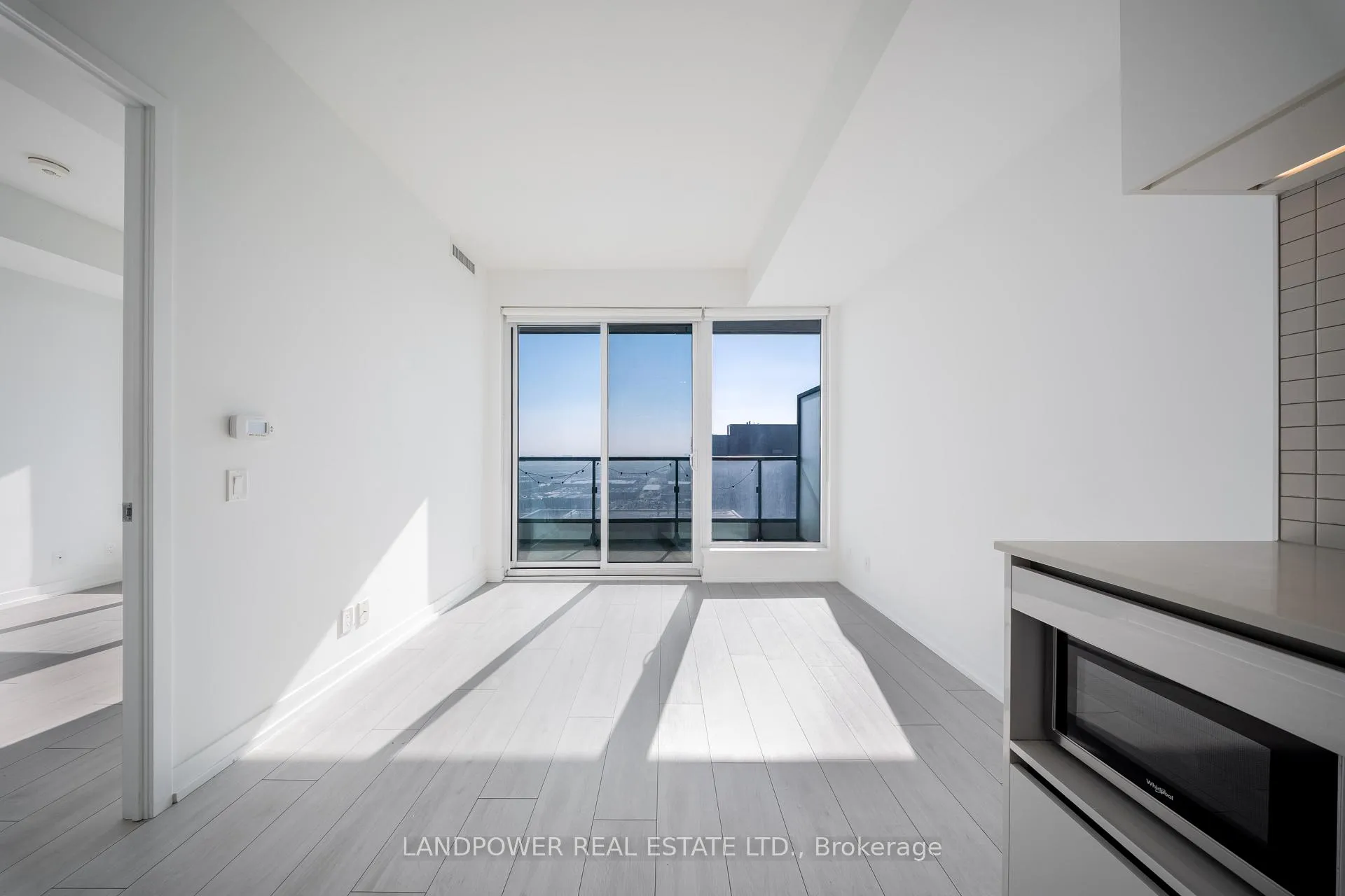 Photo 8 of Unit 2205, 5 Buttermill Avenue, Vaughan, Vaughan Corporate Centre — HOMEH