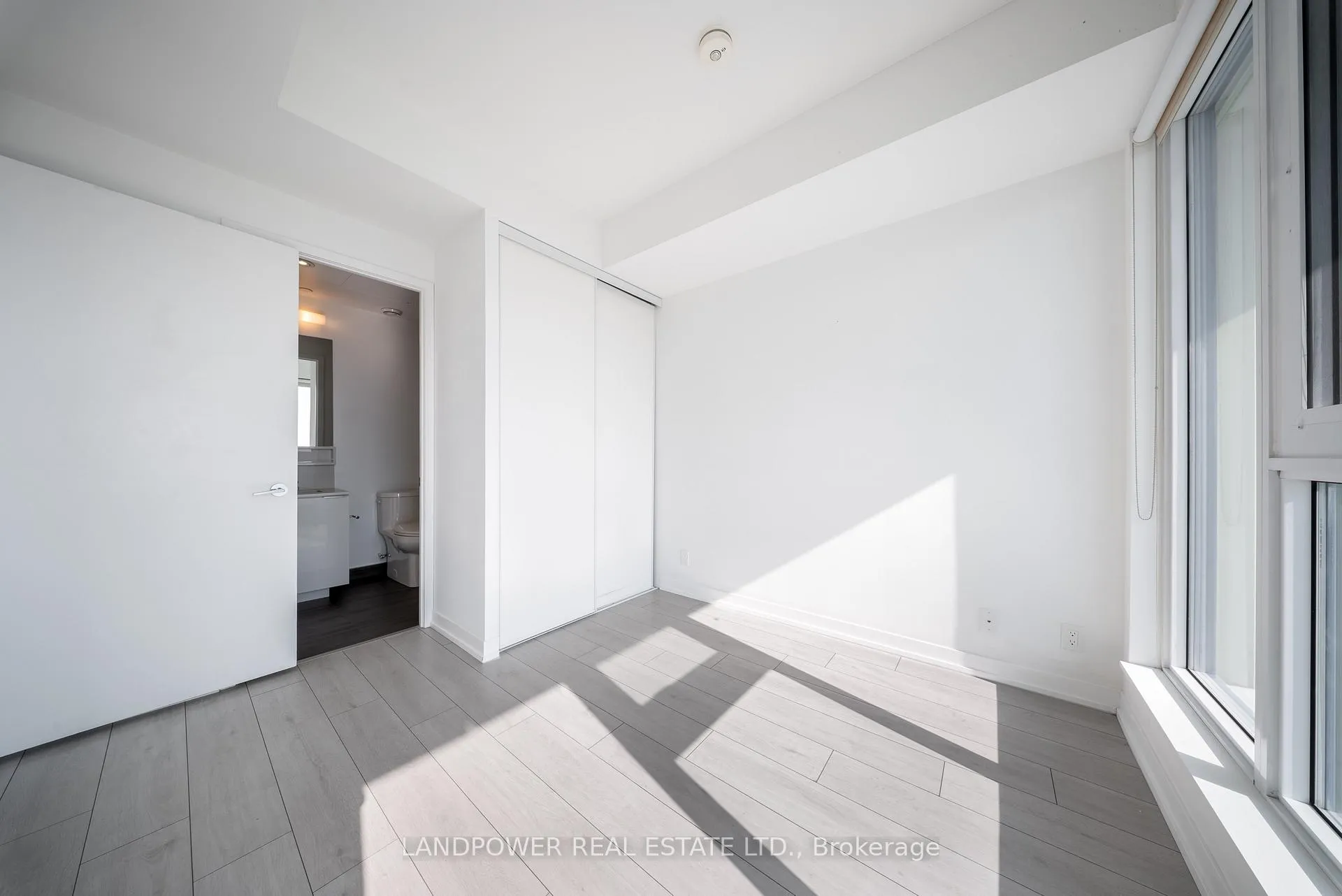 Photo 10 of Unit 2205, 5 Buttermill Avenue, Vaughan, Vaughan Corporate Centre — HOMEH
