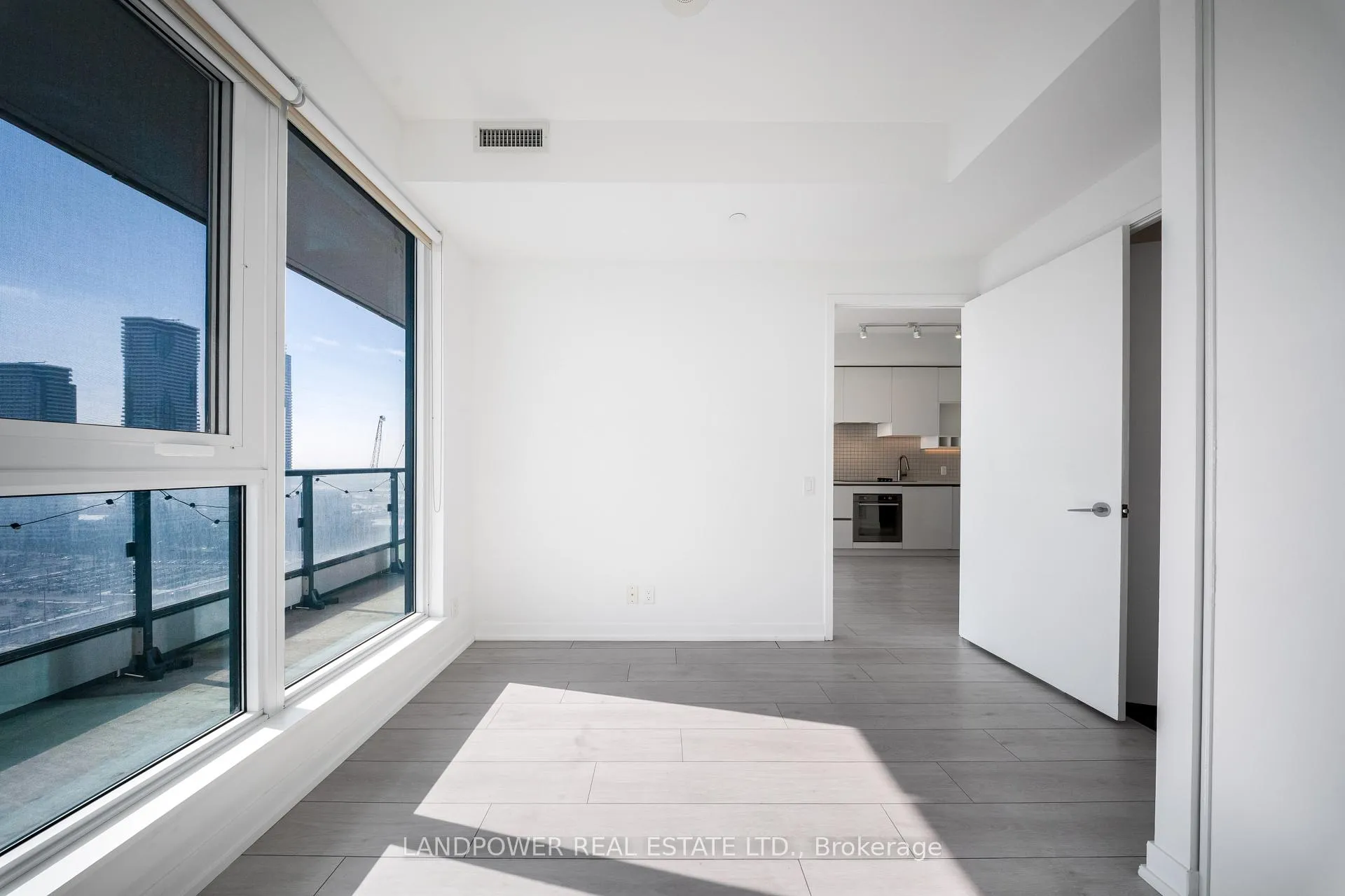 Photo 11 of Unit 2205, 5 Buttermill Avenue, Vaughan, Vaughan Corporate Centre — HOMEH