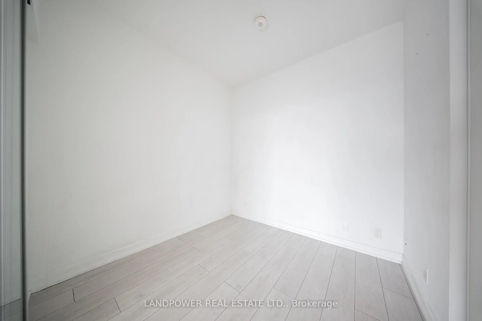 Photo 14 of Unit 2205, 5 Buttermill Avenue, Vaughan, Vaughan Corporate Centre — HOMEH