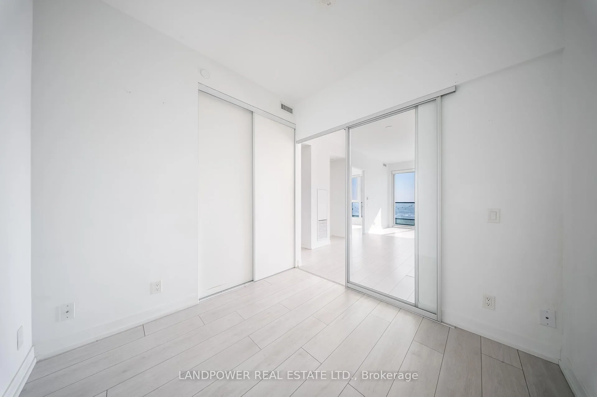 Photo 15 of Unit 2205, 5 Buttermill Avenue, Vaughan, Vaughan Corporate Centre — HOMEH