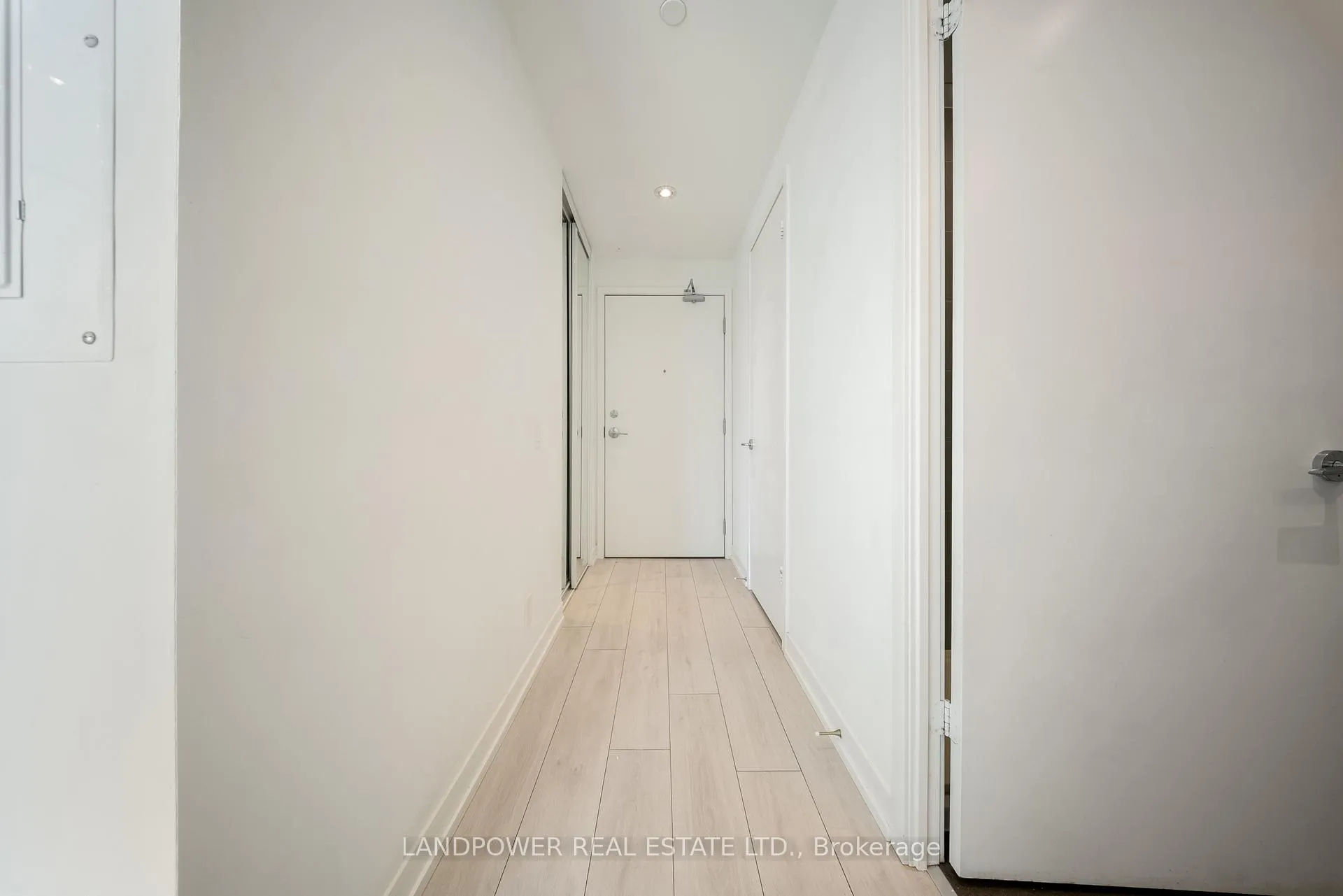 Photo 18 of Unit 2205, 5 Buttermill Avenue, Vaughan, Vaughan Corporate Centre — HOMEH