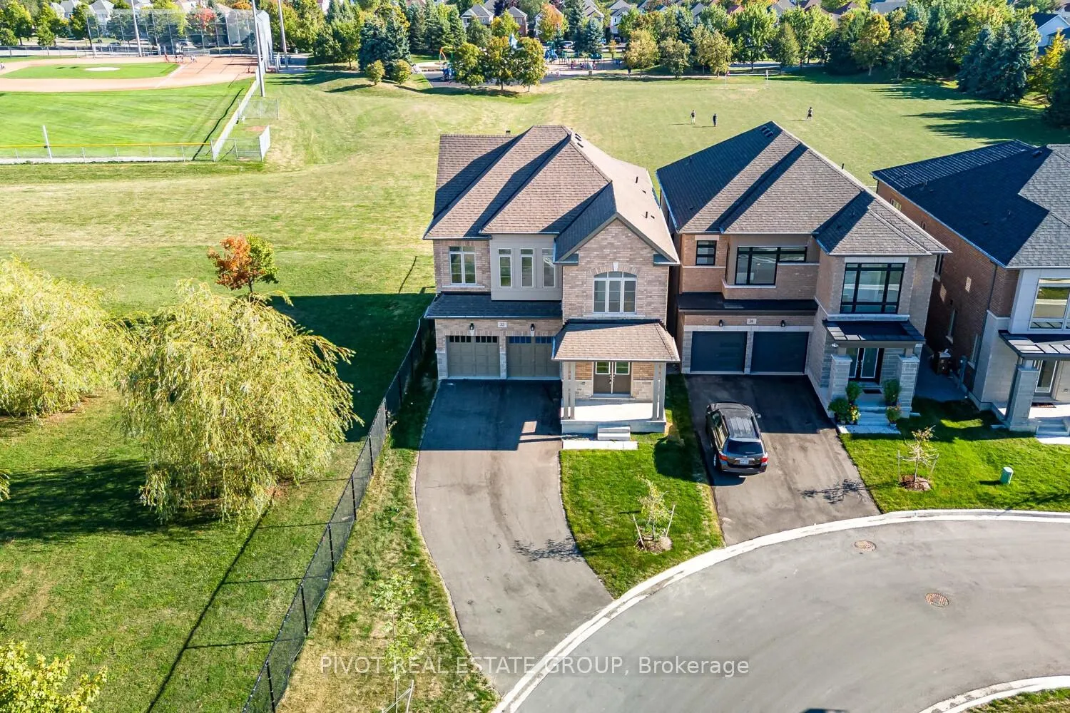 Photo 2 of 32 Waterfront Crescent, Whitby, Port Whitby — HOMEH