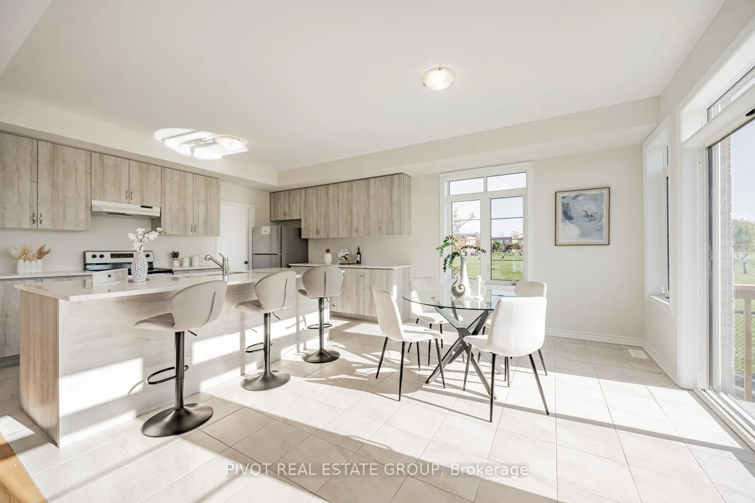 Photo 6 of 32 Waterfront Crescent, Whitby, Port Whitby — HOMEH