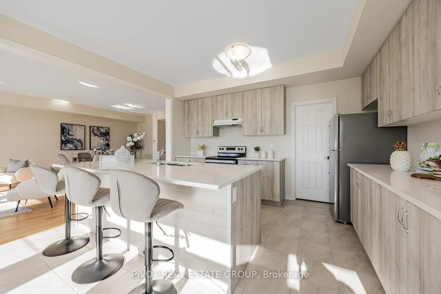 Photo 9 of 32 Waterfront Crescent, Whitby, Port Whitby — HOMEH
