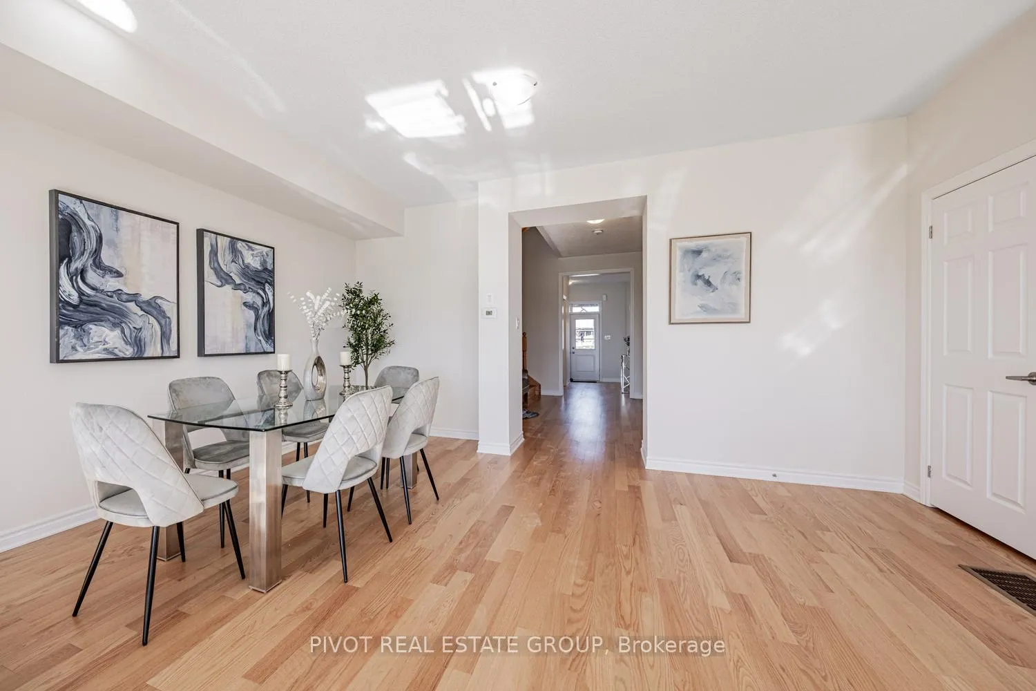 Photo 16 of 32 Waterfront Crescent, Whitby, Port Whitby — HOMEH